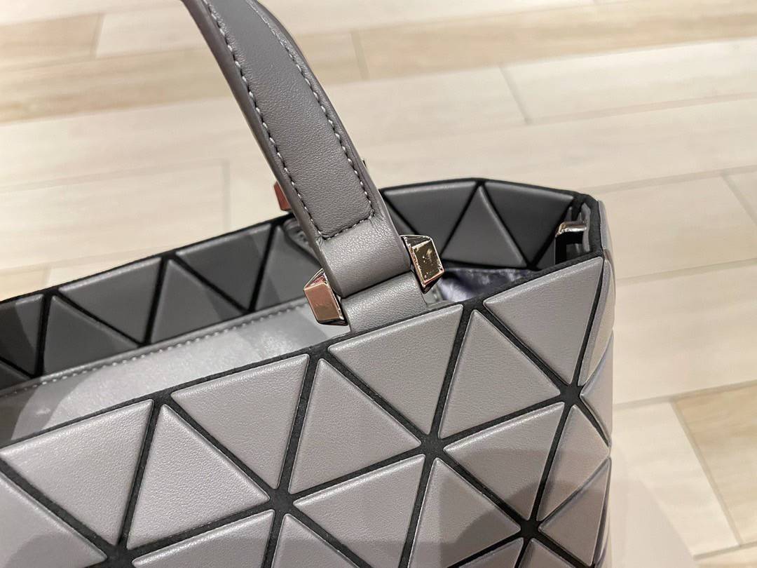 VIP GIFT 】BAOBAO Issey Miyake Crystal Matte Shoulder Bag