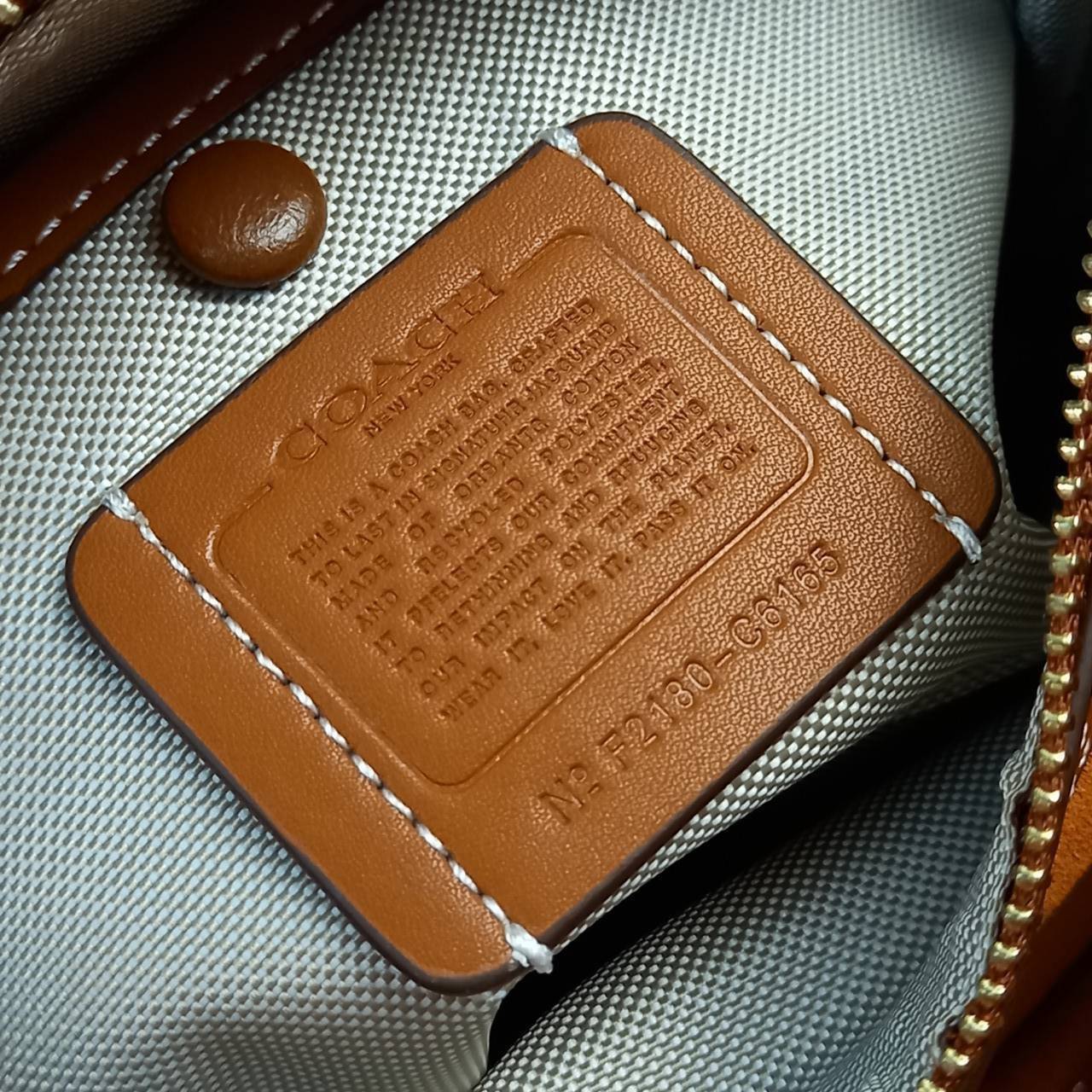 น้องน่ารักน่าใช้ คลาสสิค ดูแพงมากแม่😘🌺//>>COACH ROGUE 25 IN SIGNATURE TEXTILE JACQUARD WITH EMBROIDERED ELEPHANT MOTIF(COACH C6165)🍁กระเป๋ารุ่นคลาสสิค หรูหรา มีรสนิยม ดีเทลเนียบมาก จะถือ หรือสะพายได้ตามดีไซน์การใช้งานเลยจ้า//