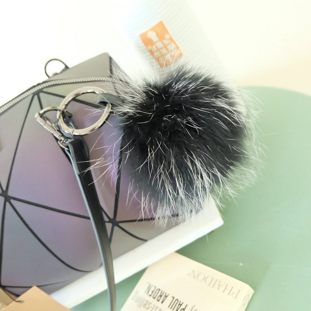 มาใหม่ กระเป๋าถือ/สะพาย ทรงสวย เหมือนซื้อ1ได้4 โอ้ย 🤩🤩 คุ้มสุดๆไปเลยค่า เพราะตัวกระเป๋าปรับได้ถึง4 แบบตามการใช้งานเลยน๊าแถมตัวกระเป๋าน้ำหนักเบาอีกด้วย ✨✨✨ สายสะพายถอดได้แถมสายยาวให้อีก 1 เส้น กระเป๋าทรงสุดฮิตจากแบรนด์ 