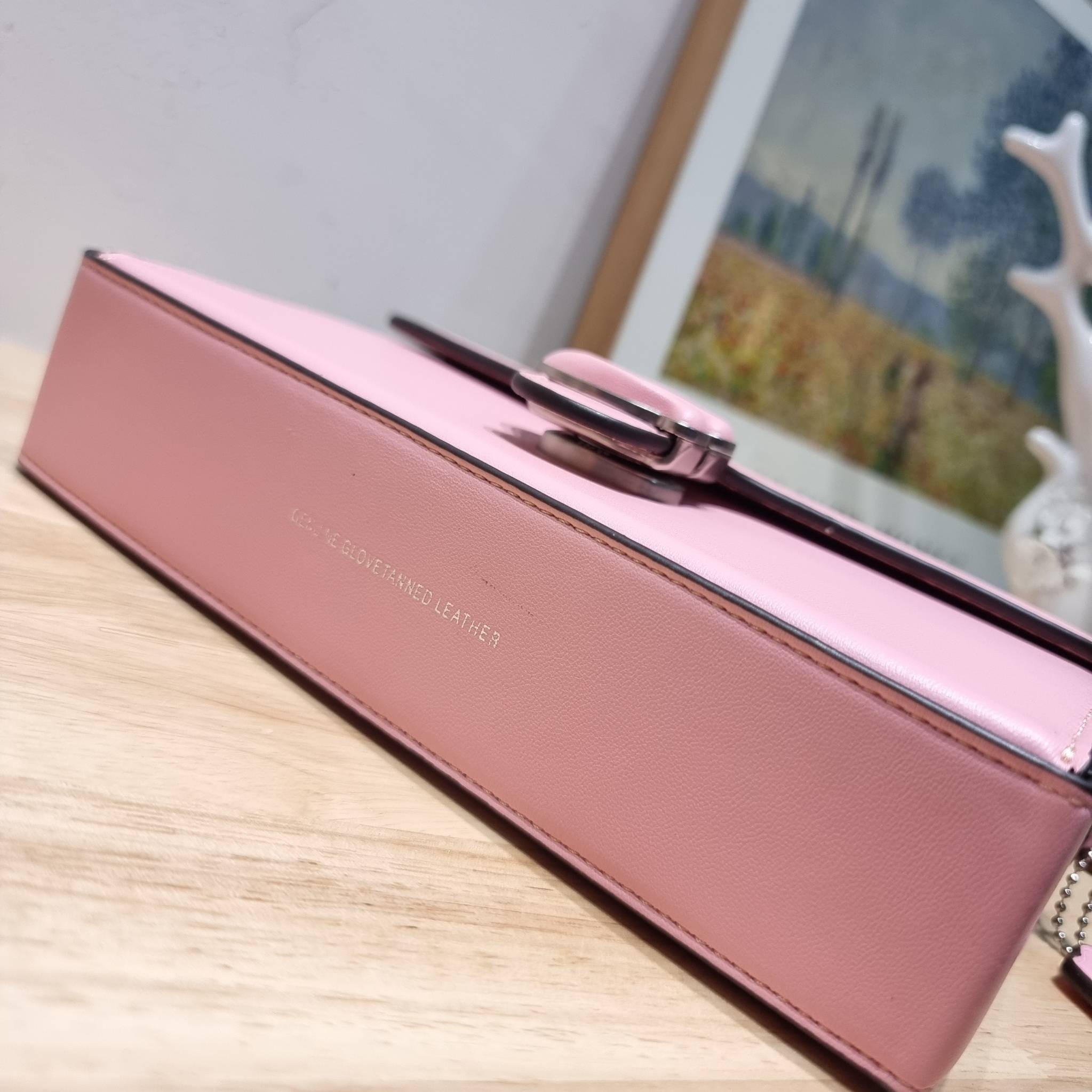 COACH CH798 TABBY BOX BAG IN SIGNATURE CANVAS ดีไซน์ใหม่ปี 2023 กับกระเป๋าสะพายมัลติฟังก์ชั่น ครบครัน ใช้งานได้หลากหลาย สวยคมชัด คลาสสิคใช้ได้ทุกลุค