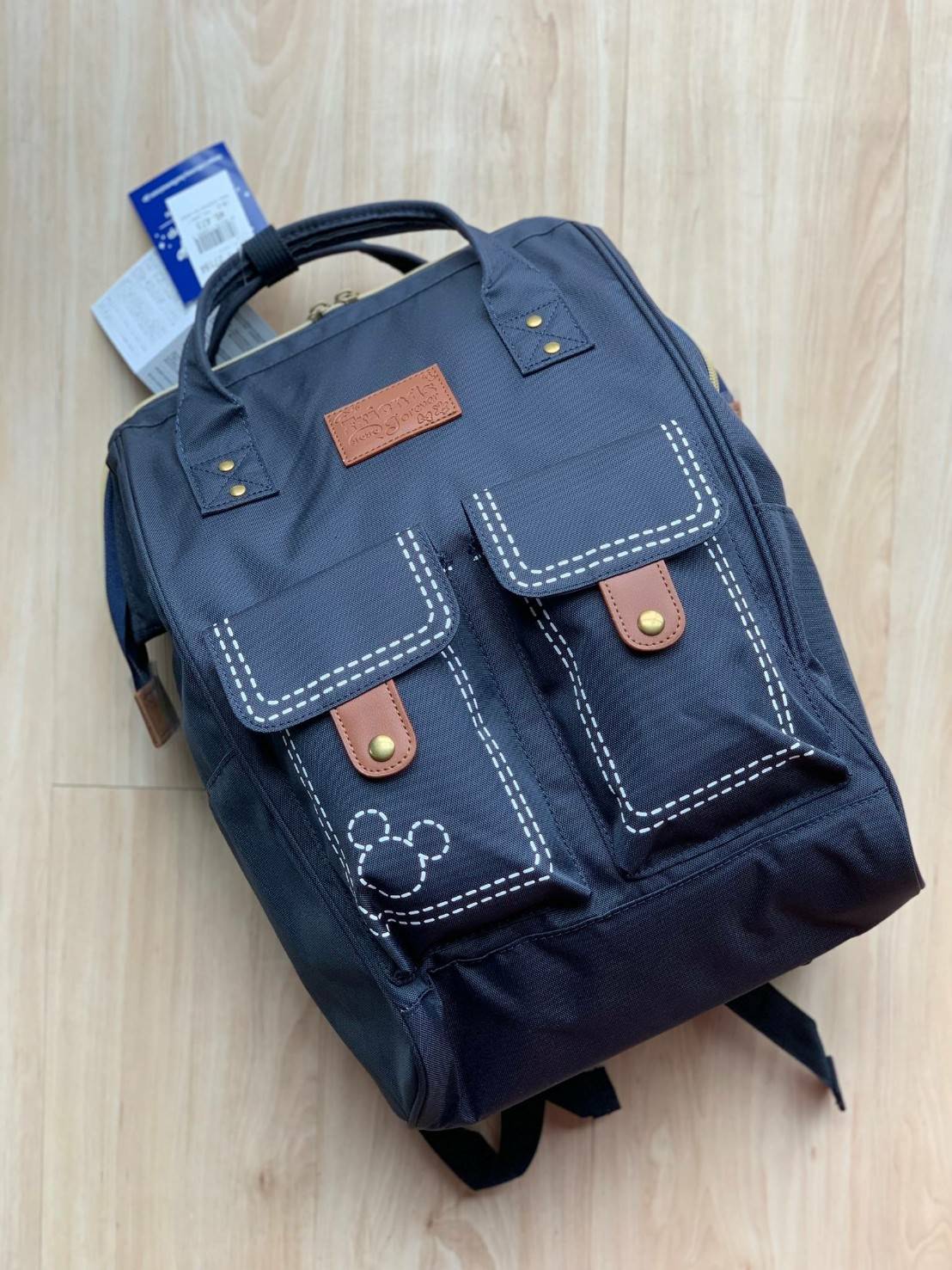 Belle Maison's Disney Fantasy Bags! รุ่น Classic Backpack จากBellemaison แห่งเดียวในประเทศญี่ปุ่น มีรูปโฉมและสไตล์ใช้งานคล้ายแบรนด์ Anello แต่งแต้มสีสันและลวดลายเพิ่มเติมลงบนกระเป๋าจากเหล่าการ์ตูนของดิสนีย์ เป็นรุ่นลิมิเตทสุดๆที่ออกมาไม่บ่อยเลยคร้า!!