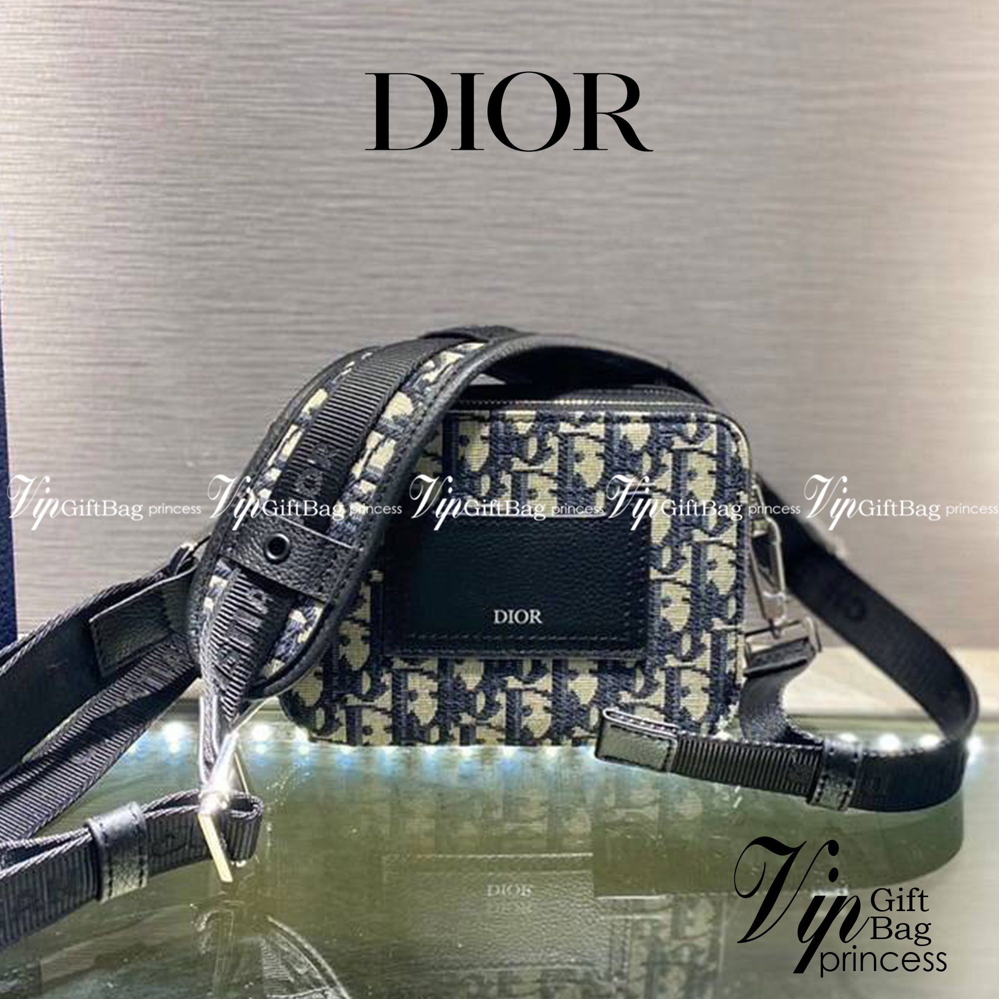 หนังแท้ Christian Dior Plain Leather Logo Messenger & Shoulder Bags / Dior crossbody Beige and Black Dior Oblique Jacquard พร้อมส่งที่ไทย งานหนังแท้และผ้าแจ็คการ์ดเกรดออริจินอล ภาพสินค้าถ่ายจากงานขายจริง ใช้งานต่างประเทศได้