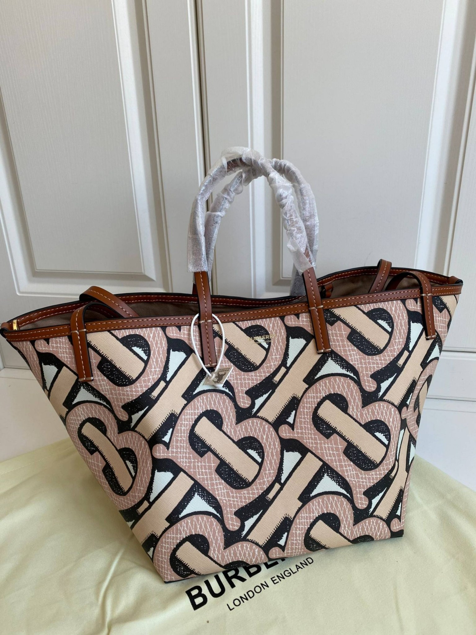 พรีเมี่ยมกิ๊ฟแท้ 100% BURBERRY TOTE VINTAGE BAG VIP GIFT WITH PURCHASE (GWP) Limited Edition / น้ำตาล