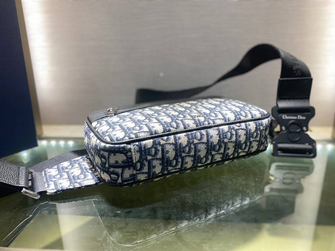หนังแท้ DIOR BEIGN AND OBLIQUE JACQUARD WAIST BAG / DIOR Belt Bag พร้อมส่งที่ไทย งานหนังแท้และผ้าแจ็คการ์ดออริจินอล ภาพสินค้าถ่ายจากงานขายจริง ใช้งานต่างประเทศได้