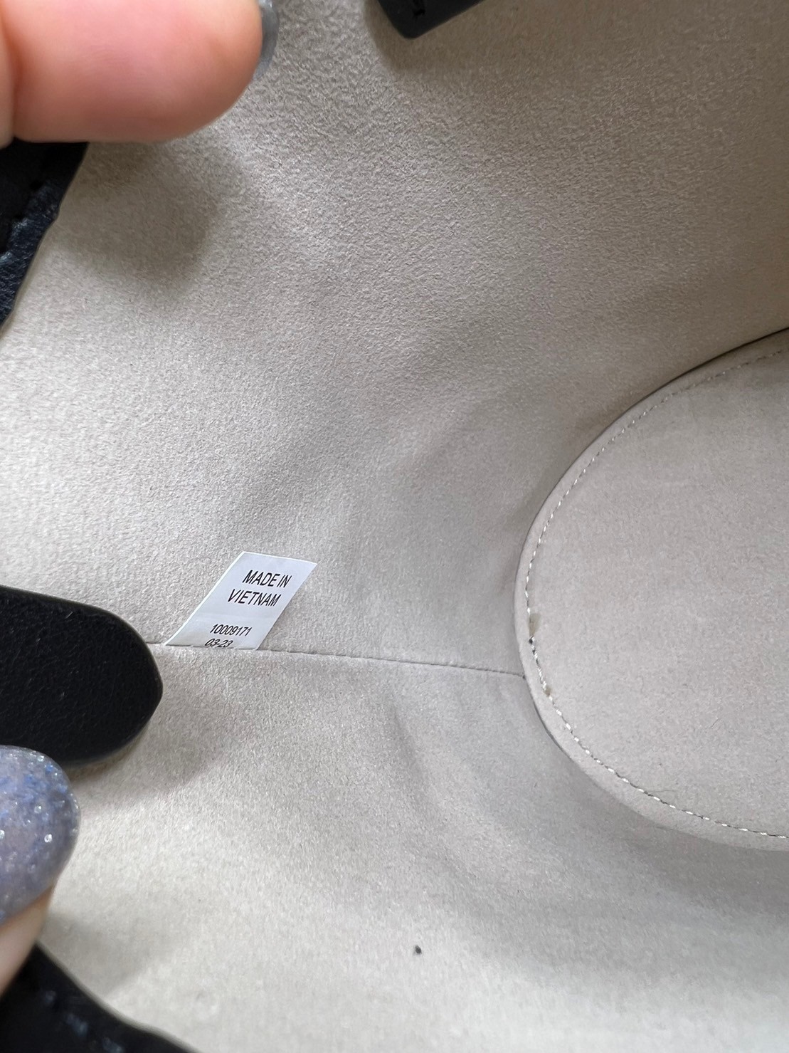 6 สี Tory Burch Puffy Mini / Tory burch T Monogram Puffy Patent Mini Bucket Bag / Tory Bucket Bag กระเป๋าบัคเกต size เล็ก โดดเด่นด้วยโลโก้ตัวนูนปั๊มด้านหน้า