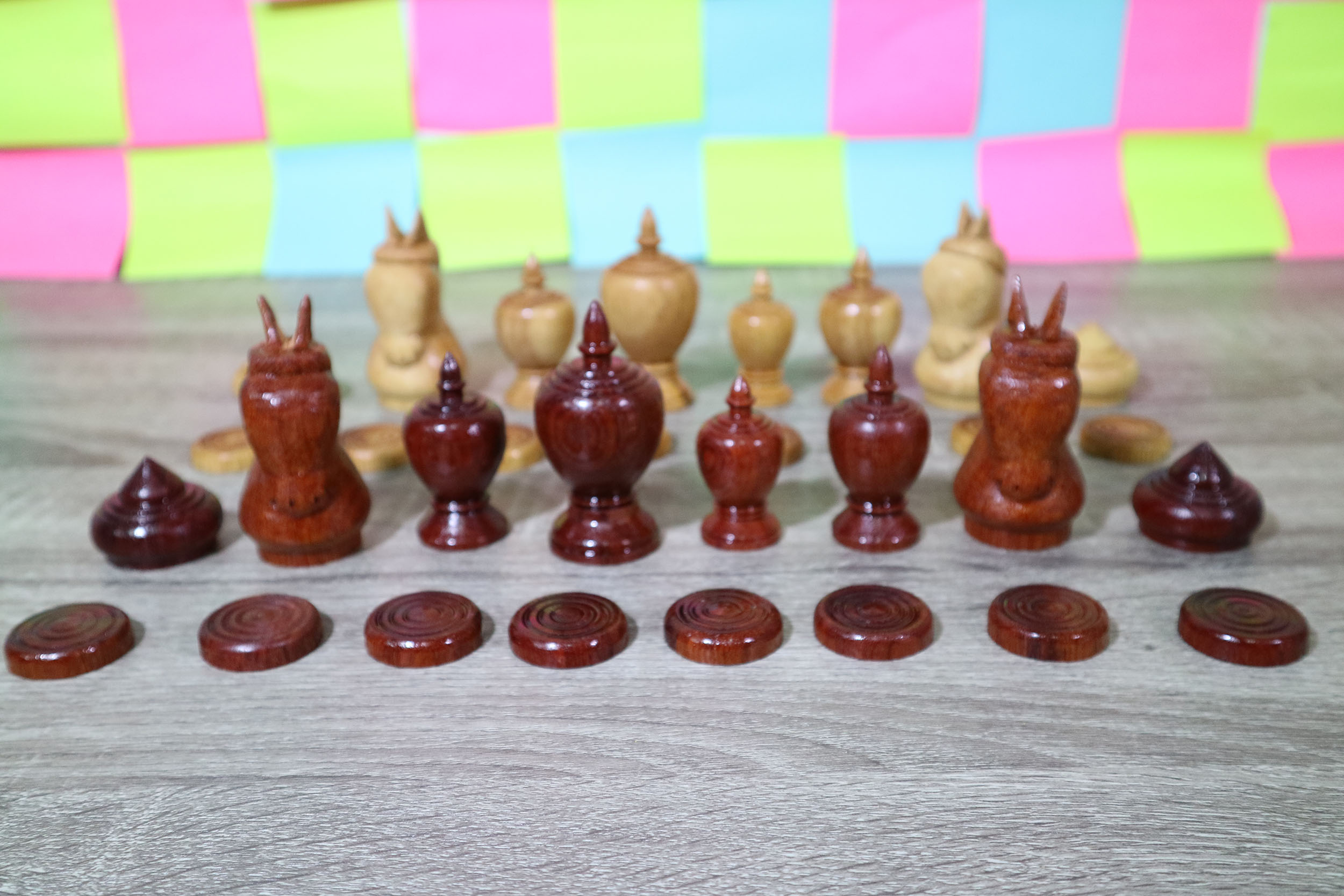 ตัวหมากรุกไทยชุดราเธยะ