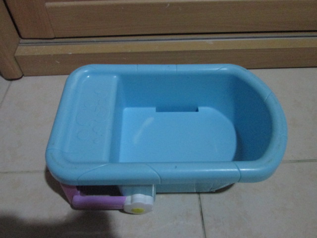 You & Me Baby Doll with 2 in 1 bath tub and baby seat ของเล่นมือสอง