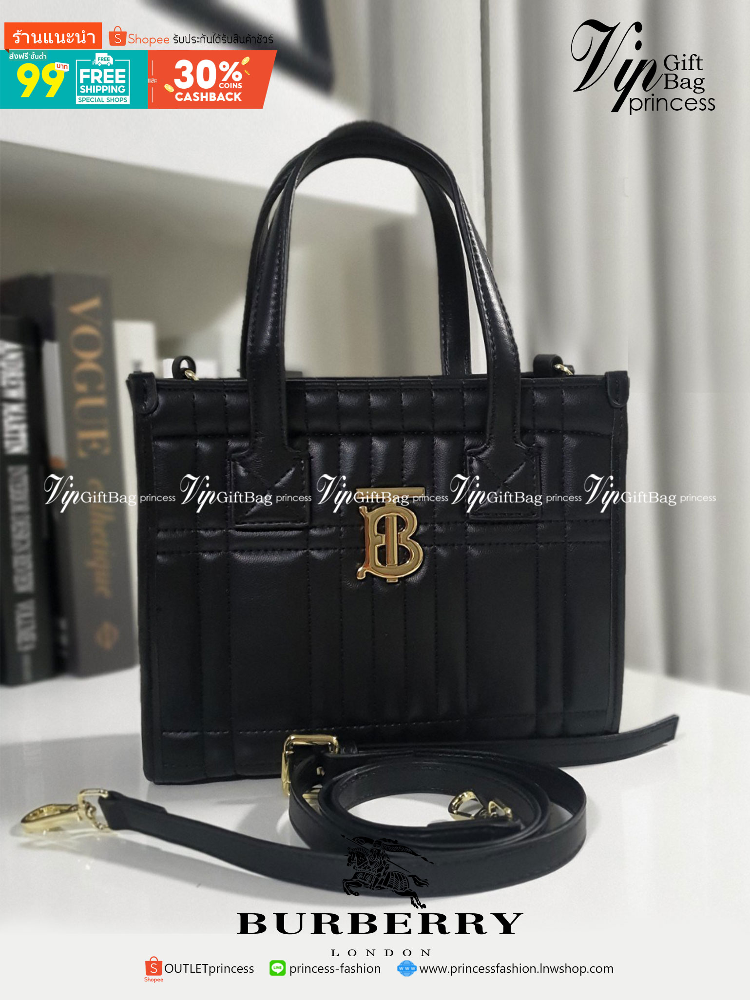 พร้อมส่งรุ่นใหม่แล้วค่า กับ BURBERRY SHOULDER BAG VIP GIFT WITH PURCHASE-GWP พรีเมี่ยมกิ๊ฟ PERFUME DUTY FREE COUNTER หนังแท้ เรียบดำสวยหรู น้ำหนักเบา ประดับโลโก้แบรนด์ด้านหน้า ด้านใน จุของได้กำลังดี ใส่โทรศัพท์ กระเป๋าสตางค์ใบกลาง ของจุกจิกได้ จะถือออกงาน
