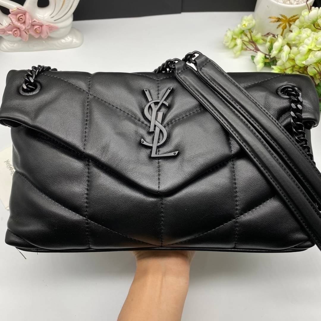 28cm YSL PUFFER SMALL CHAIN BAG IN QUILTED / Yves Saint laurent puffer small chain bag in quilted กระเป๋าสะพายรุ่นยอดนิยม ทรงสวย ใช้ได้บ่อยไม่มีเบื่อ วัสดุหนังสัมผัสนิ่มมือ ดีไซน์เรียบหรู