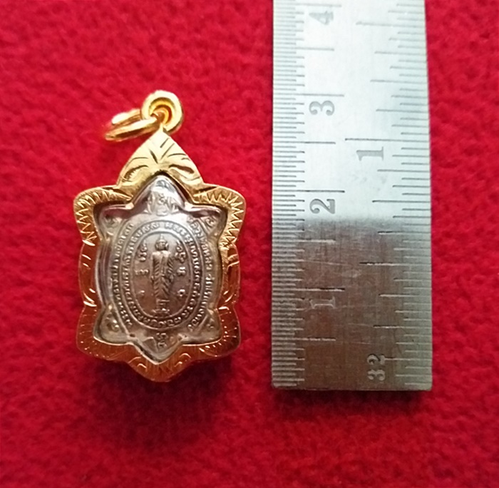 สินค้าหมดค่ะ จี้เต่าหลวงปู่หลิว ปางเปิดโลก เนื้อเงิินเลี่ยมทองไมครอนพร้อมใบคาถาค่ะ