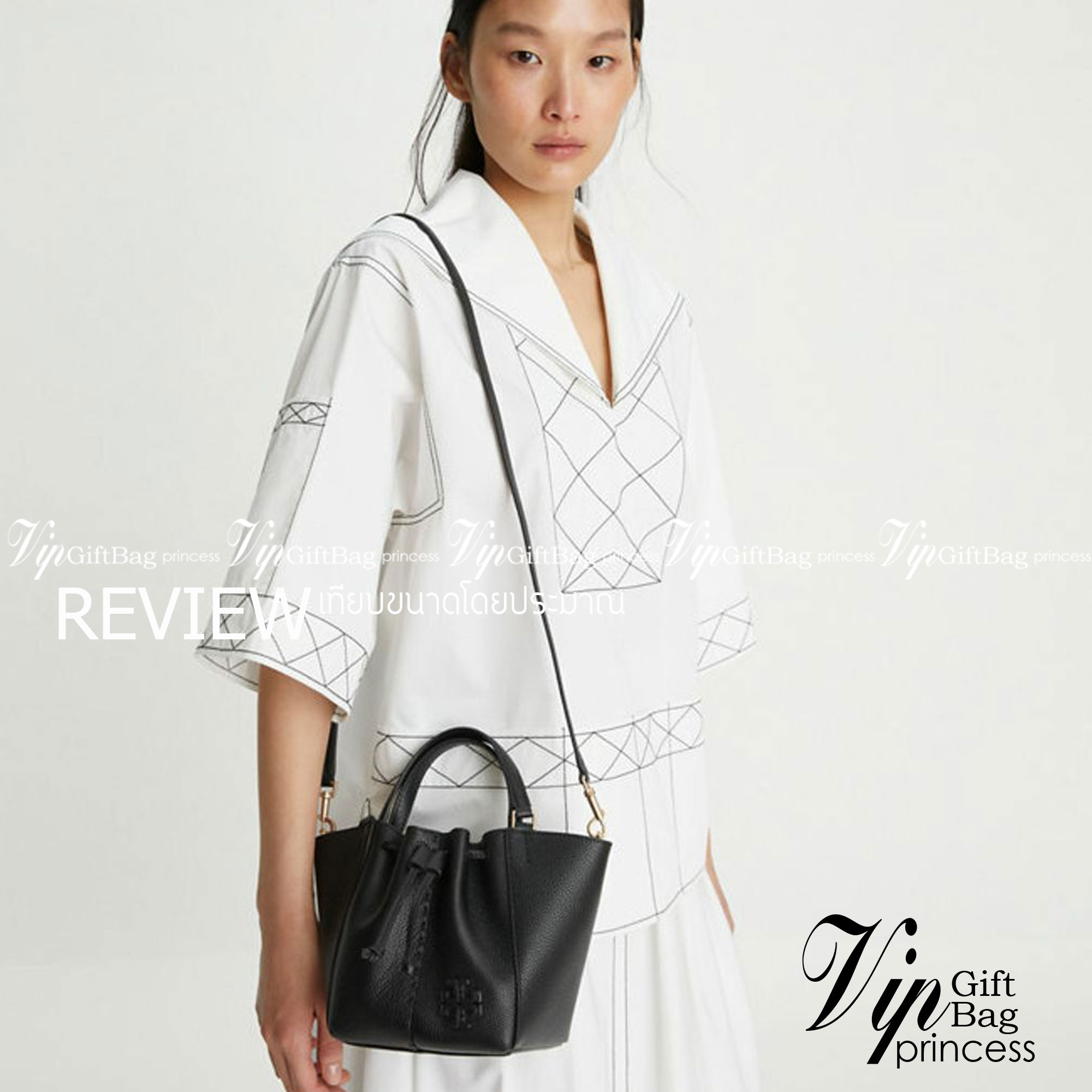 TORY BURCH MCGRAW DRAGONFLY MINI SATCHEL ((90474)) พร้อมส่งที่ไทย แนะนำต้องมีติดตัว สวยมากๆ! กระเป๋าหิ้วหรือสะพายข้างได้ หนังแกะนิ่มสวย อย่างดีเลยค่ะ ดีเทลด้านหน้าแบบหูรูด ปากกระเป๋าเปิดปิดแบบกระดุมแปลก ภายในโล่งกว้าง ใส่ของได้ครบครันหายห่วงค่ะ; มีช่องให้