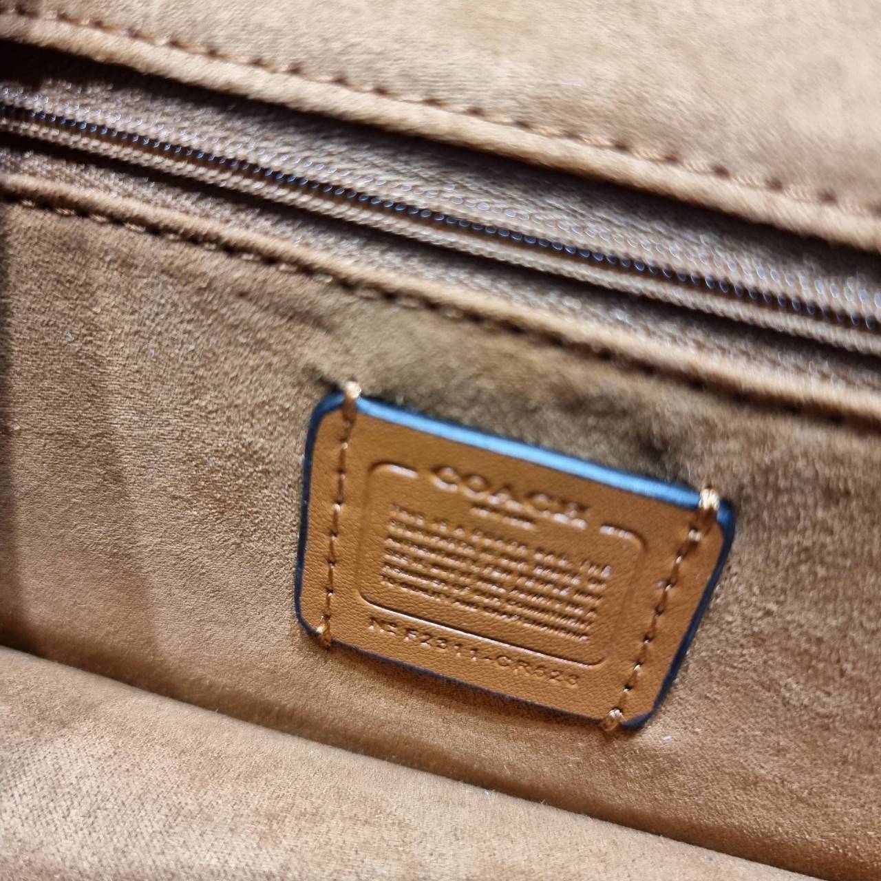 COACH CR528 ELIZA FLAP CROSSBODY IN SIGNATURE CANVAS กระเป๋าสะพายสุดหรู ดีไซน์โลโก้รุ่นใหม่สวยเด่น เกรดท็อปออริ เกรดดีสุด สลับแท้ 1:1