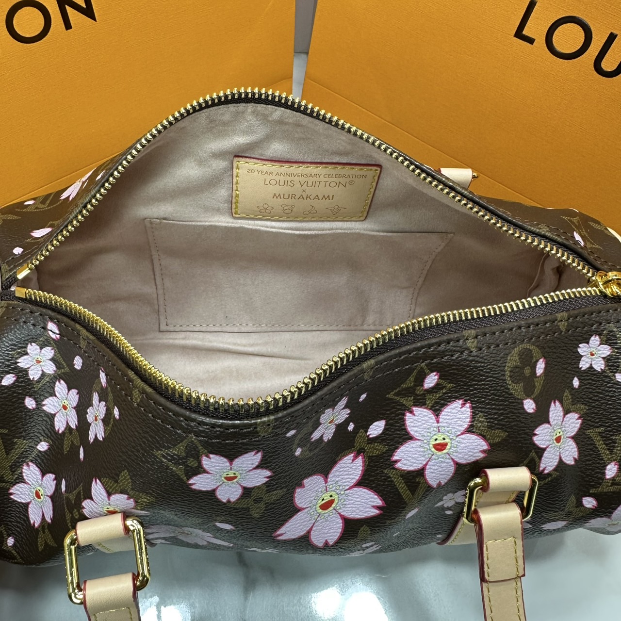 RI หนังแท้ | คอลใหม่ดอกไม้แสนหวาน LV x TM Papillon Cherry Blossom bag / lv capsule กระเป๋าสะพายทรงใหม่ มาในเซ็ท 2 ใบสุดคุ้ม ดีไซน์คลาสสิครุ่นสุดปัง