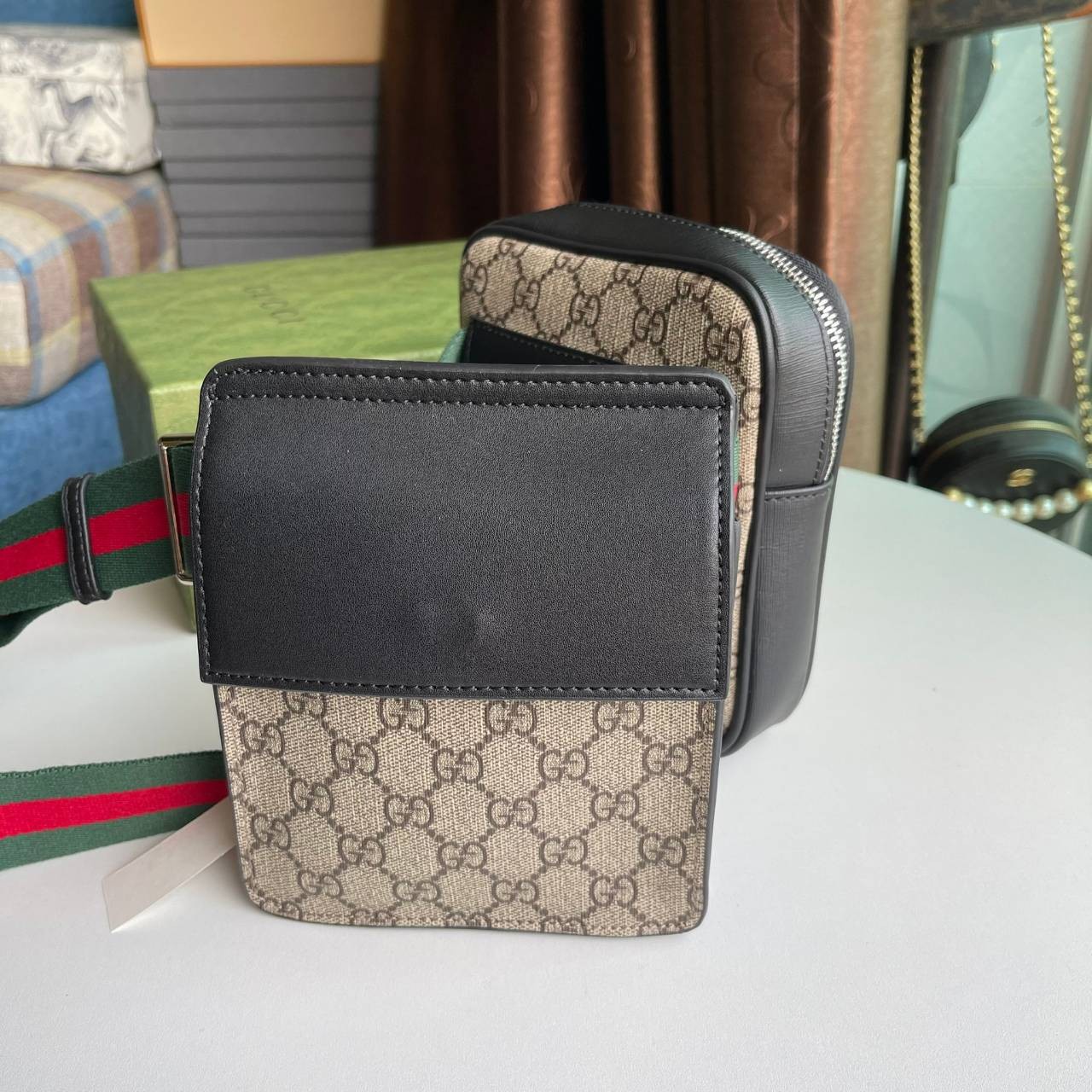 หนังแท้ Gucci GG Supreme belt bag - Neutrals A two-pouch belt bag in GG Supreme canvas with black leather trims. กระเป๋าคาดอก/คาดเอว อีกรุ่นหนึ่งที่หลายคนตามหา งานออริสวยมาก ทำจากหนังแท้ สามารถใช้ได้ทั้งผู้ชายแล้วก็ผู้หญิงสามารถคาดเอวหรือคาดอกก็ได้