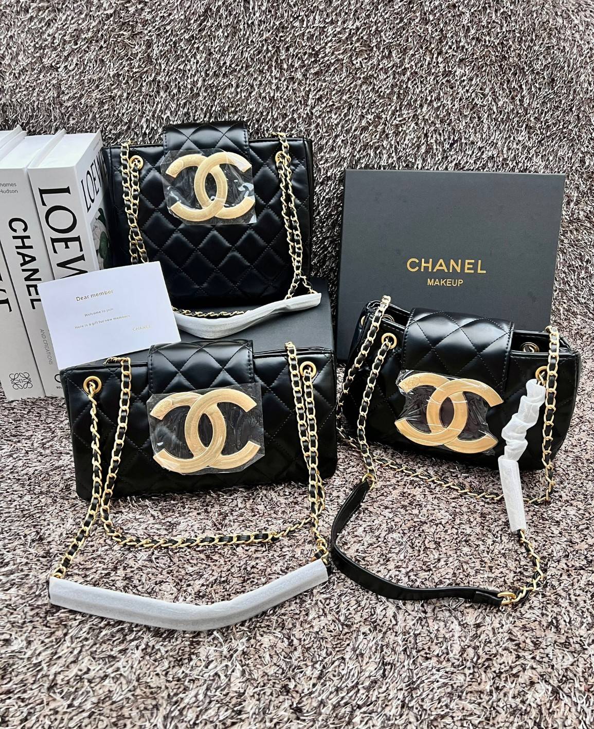 Chanel 24C bag / CHANEL WITH CHAIN / CHANEL Casual Style กระเป๋าสะพายหนังนิ่มลื่นเงาสวย