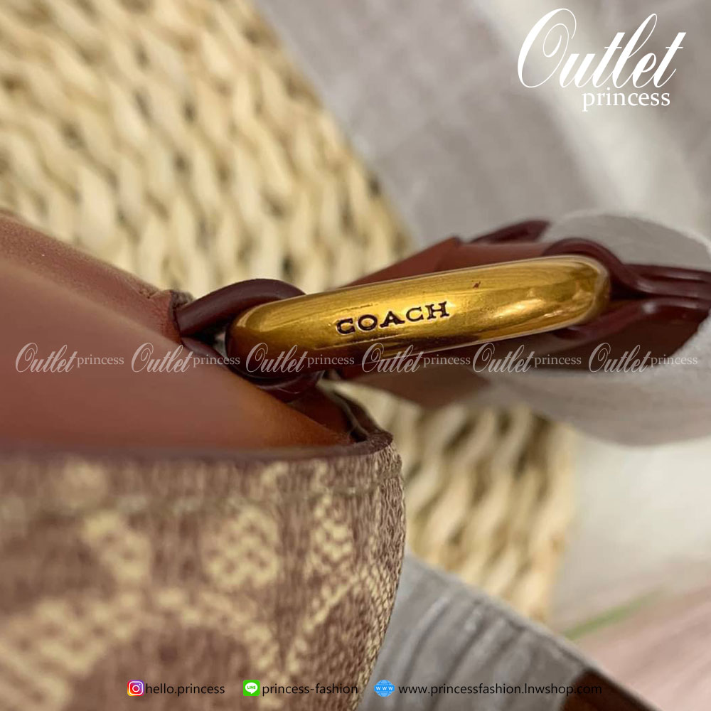 COACH LARGE SIGNATURE CAMPUS BACKPACK (32754) กระเป๋าสะพายหลังแบบมีหูหิ้ว หนังแท้อย่างดี หนังสมูทมากๆค่ะ พร้อมสีสุดคลาสสิค! ด้านหน้ามีช่องซิปขนาดกลางให้หนึ่งช่อง เปิดปิดช่องหลักแบบซิปคู่ ภายในกว้างมากๆค่ะ ใส่ได้เยอะทีเดียว มีช่องซิปและช่องเล็กใส่ของจุกจิก