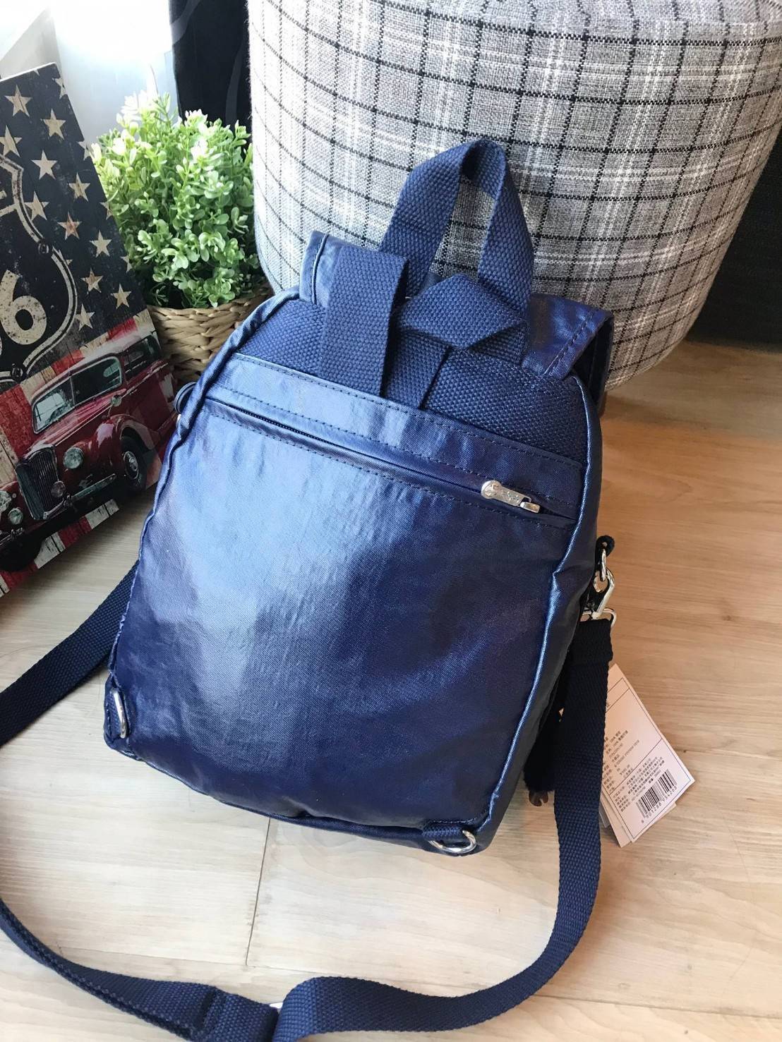 Kipling Basic Firefly Up Small Backpack กระเป๋าเป้/ สะพายข้าง 2 way วัสดุ Polyamide 100% เปิดปิดด้วยตัวล็อค 2 ชั้น มีช่องใช้งานหลายช่อง รวมถึง ช่องซิปด้านหน้า มาพร้อมสายสะพายอีก 1 เส้น ด้านหลัง มีช่องสำหรับเก็บสายเป้ ปรับเปลี่ยนเป็นสะพายไหล่ พร้อมพวงกุญแจ