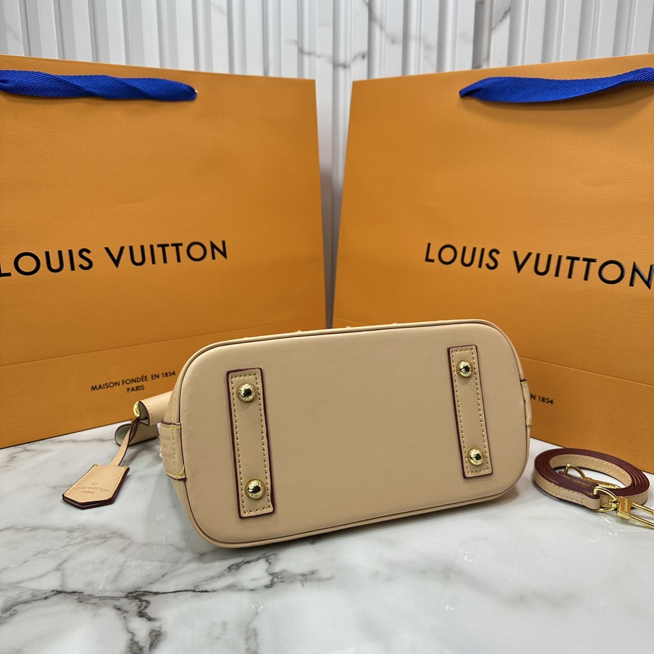 ORI หนังแท้ | LV x TM Alma BB Multicolored Monogram Keybell กระเป๋าสะพายทรงอัลม่าที่ใครเห็นต้องเป็นหลงรัก คอลใหม่ดีไซน์เฉดสีสันสดใส