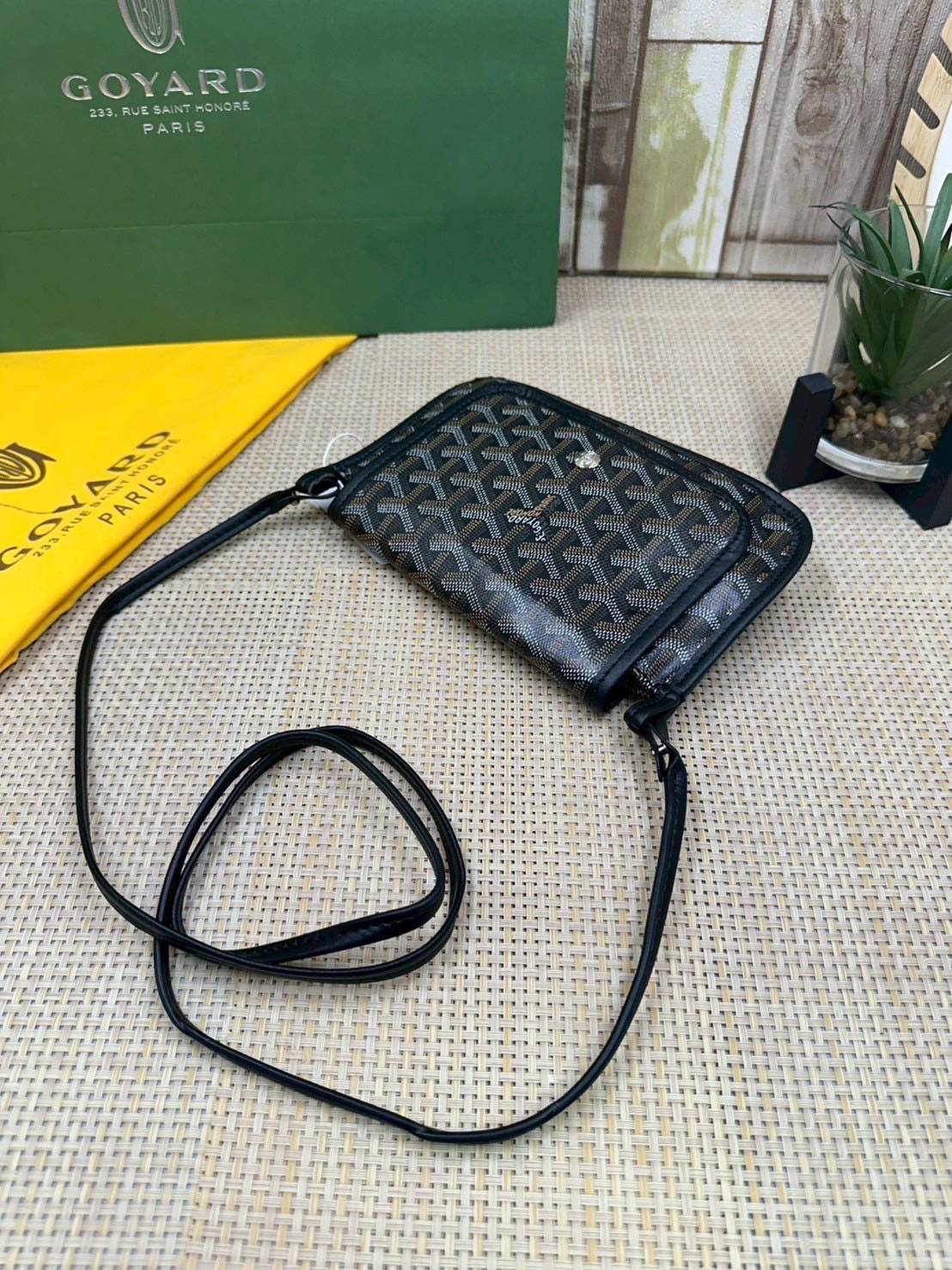 พร้อมส่ง 10 สี ORI หนังแท้ | GOYARD Plumet pouch-wallet กระเป๋าสะพายใบเล็กกะทัดรัด ดีไซน์กระเป๋าสตางค์ Plumet ดีไซน์มาพร้อมช่องใส่เหรียญ ธนบัตร และบัตรต่างๆ