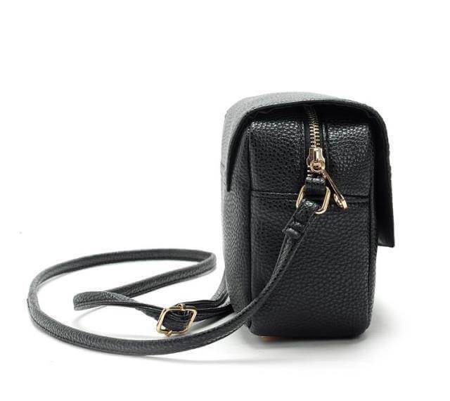 กระเป๋าสะพาย H&M รุ่น cross body bag มี 4 สี : ดำ , ชมพูนู๊ด , เหลือง , มิ้นท์