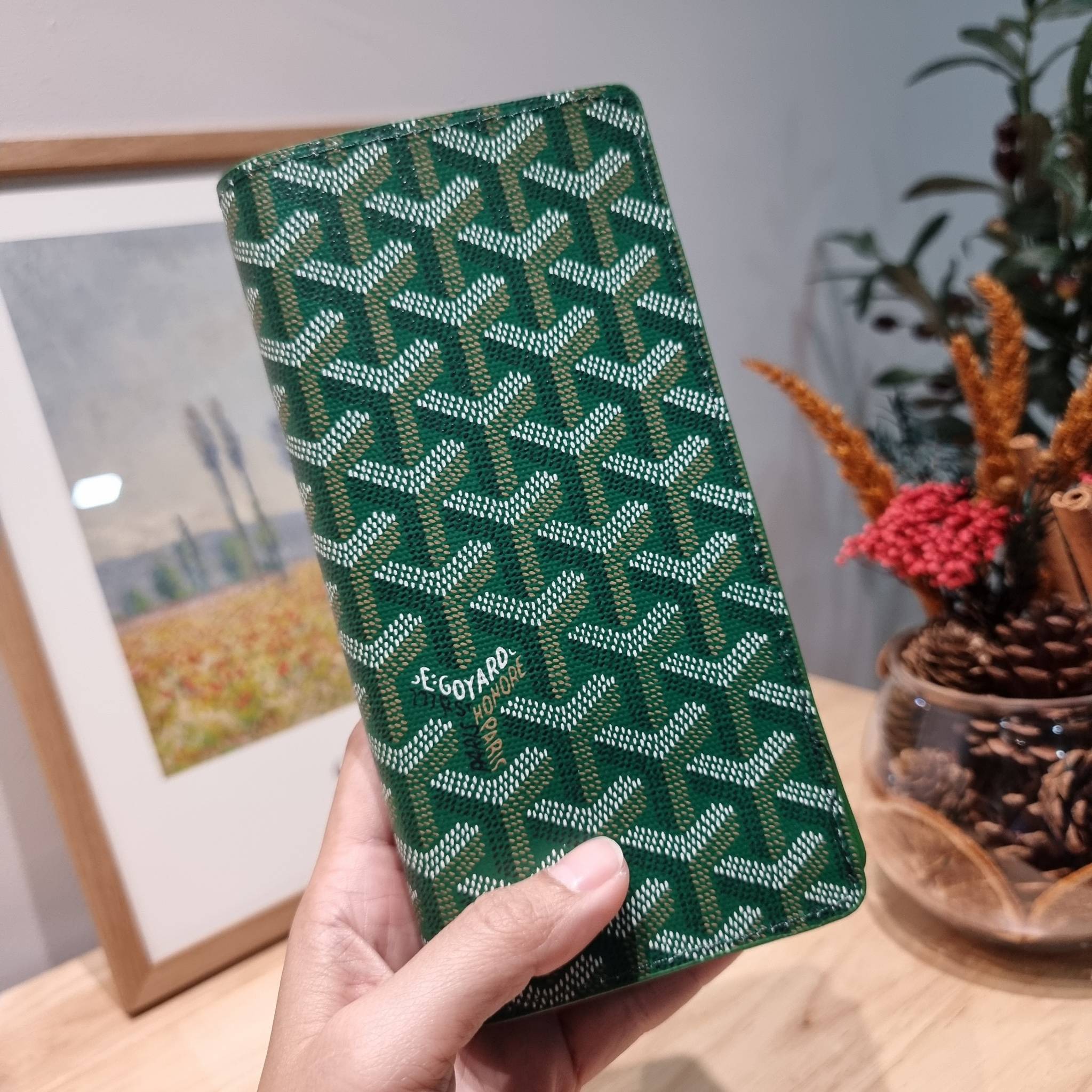 Goyard Bi Fold Long Wallet / GOYARD FLAP WALLET / Goyard Long Wallet กระเป๋าสตางค์ใบยาว รุ่น unisex ที่ใช้ได้ทั้งหนุ่มๆและสาวๆ ไอเท็มนี้ตอบโจทย์สำหรับคนที่ชอบเก็บบัตรเยอะๆ