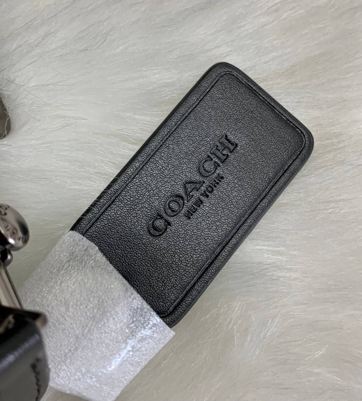 ของแท้ 💯% COACH GRAHAM CROSSBODY IN SIGNATURE ((50715)) พร้อมส่งค่ะ! กระเป๋าสะพายครอสบอดี้ร์ หนังแท้อย่างดี นิ่มมือค่ะ ด้านหน้ามีหนึ่งช่องซิปซ่อนใส่ของจุกจิก