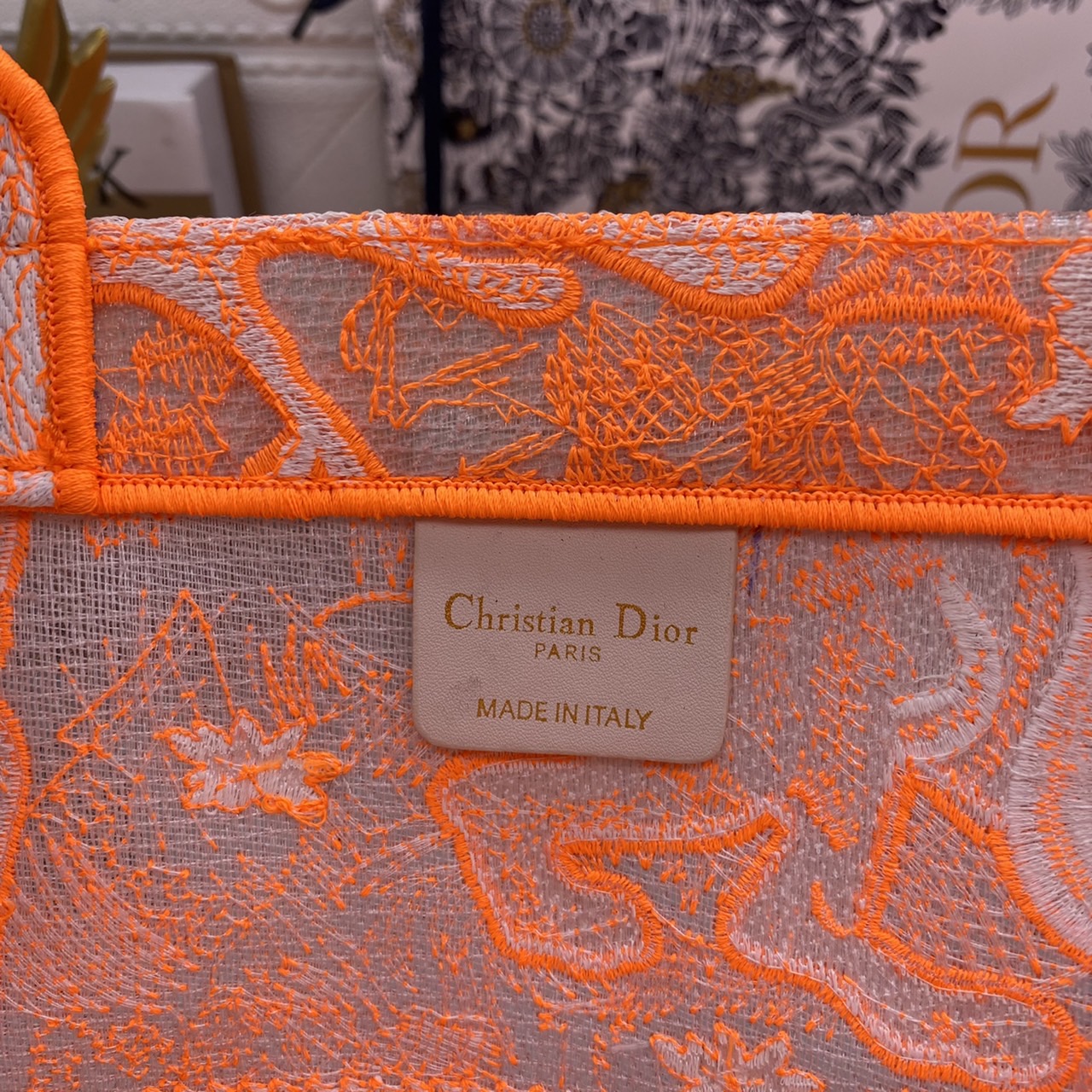 DIOR Book Tote Fluorescent Orange Toile de Jouy Transparent Canvas เกรดออริจินอล ภาพสินค้าถ่ายจากงานขายจริงใช้งานต่างประเทศได้