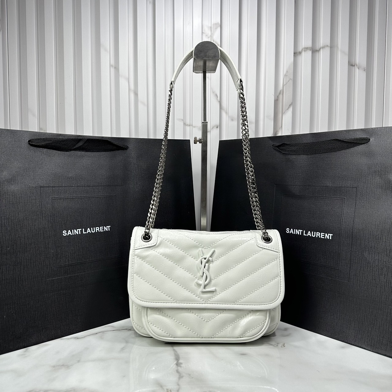 Small YSL Niki shoulder bag 9" กระเป๋าสะพายทรงคลาสสิค รุ่นยอดนิยมของแบรนด์ที่ใครๆก็ต้องมีใช้ ดีไซน์เรียบหรู 🧡เกรดออริ ใช้งานต่างประเทศได้