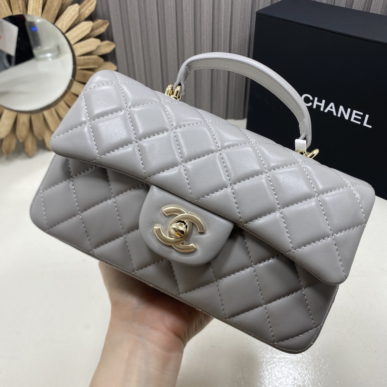 ORI หนังแท้ | CHANEL Classic Flap Bag TopHandle 20cm กระเป๋าสะพายคคลาสสิกพร้อมหูจับ หรูหราระดับตำนาน สวยงามเหนือกาลเวลา