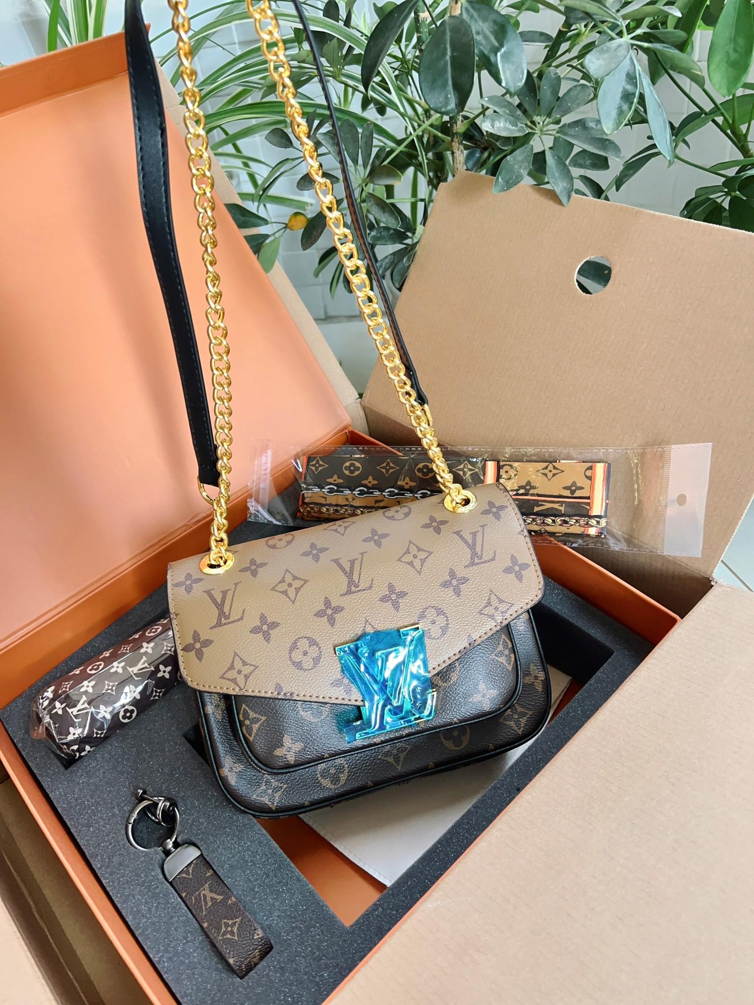 LV Passy Monogram Canvas Bag เซ็ทกระเป๋า พร้อมร่ม และพวงกุญแจ คุ้มที่สุด สินค้ามีจำนวนจำกัด เกรดวีไอพี ไฮเอน