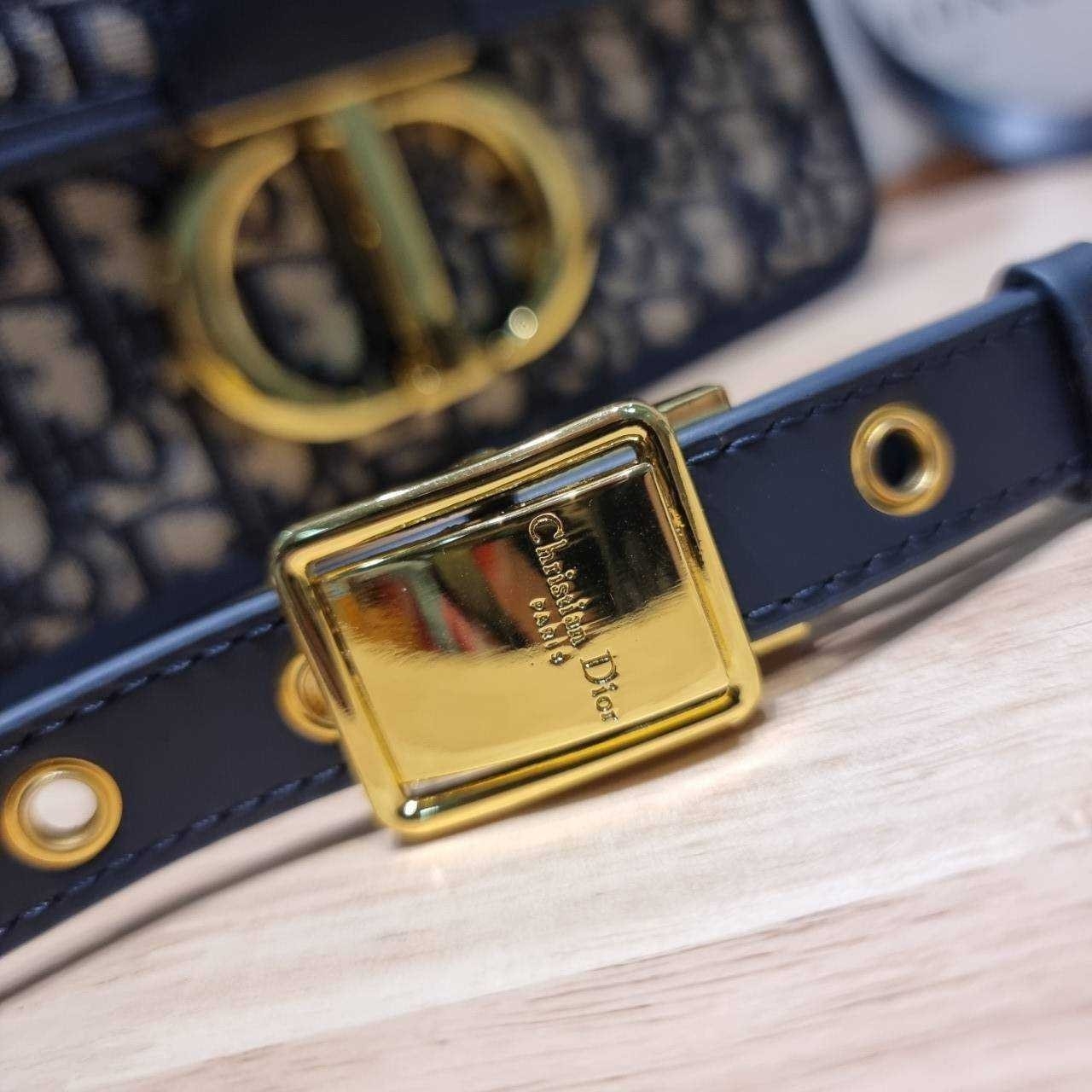 CD 30 MONTAIGNE BAG กระเป๋าสะพายข้างสุดฮอต ที่สาวๆต้องไม่พลาด ทรงสวยมีกิมมิคในตัว ดูแพง เกรดออริ 1:1 ใช้งานต่างประเทศได้