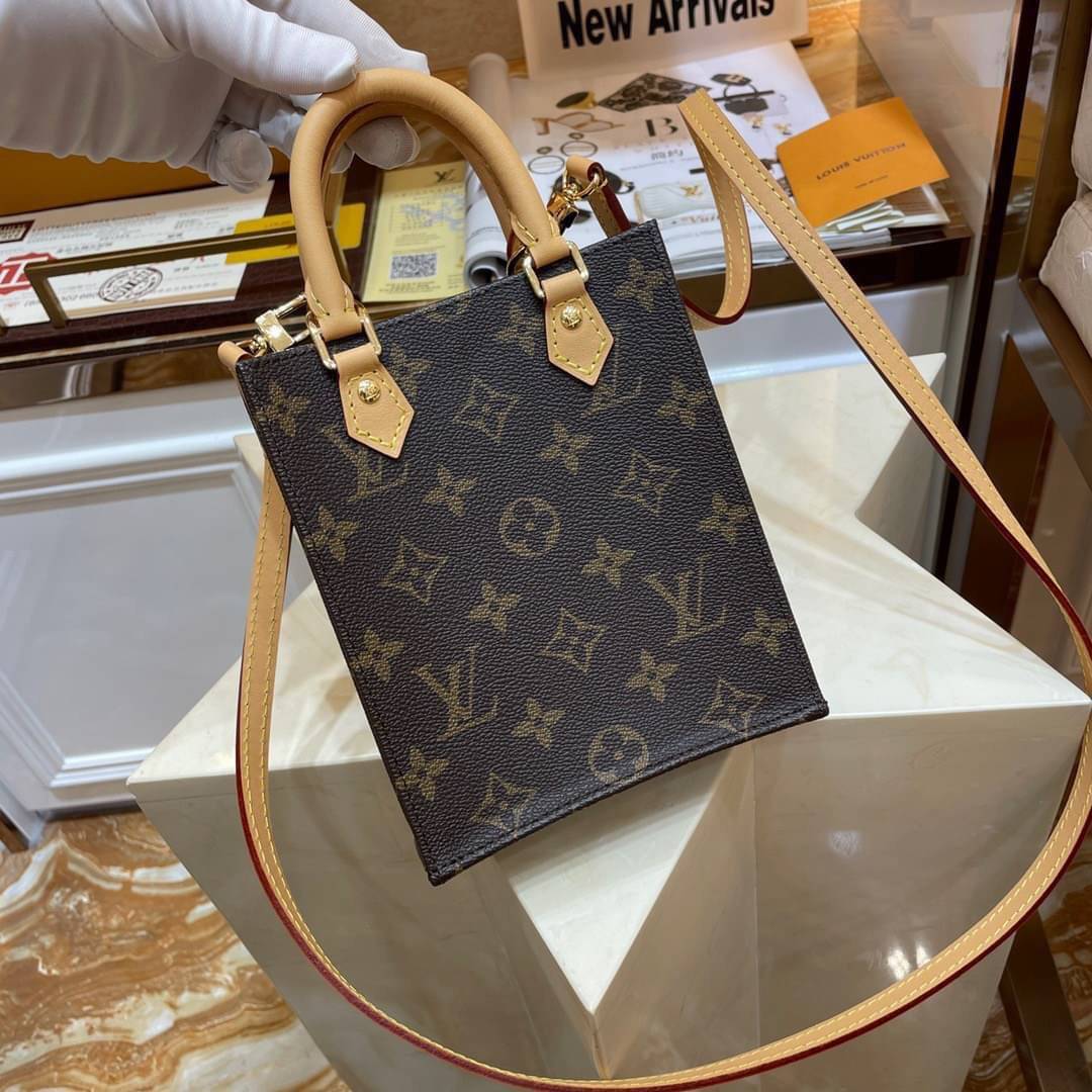 LV Petit Sac Plat / LV MINI TOTE เกรดใช้งานสลับใบจริงได้ เทพออริจินอล เนื้องานสวยงาม หนังแท้ ภาพสินค้าถ่ายจากงานขายจริงใช้งานต่างประเทศได้