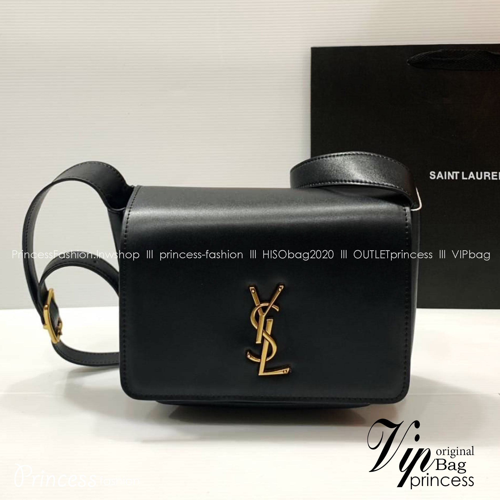 YSL Niki BESACE Brick Leather Bag กระเป๋าสะพายไหล่หูจับในตัว หรูหราขั้นสุด เสิร์ฟมาให้สวยทันใช้ปีใหม่แน่นอนค่า ใบจริงดูแพงเกินคุ้ม ดีไซน์เรียบแต่โดดเด่นด้วยความเป็นเอกลักษณ์ ภายในโล่งกว้าง สะพายได้สวยๆปังๆก่อนใคร ของใหม่แบบนี้รีบตำเลยน้า