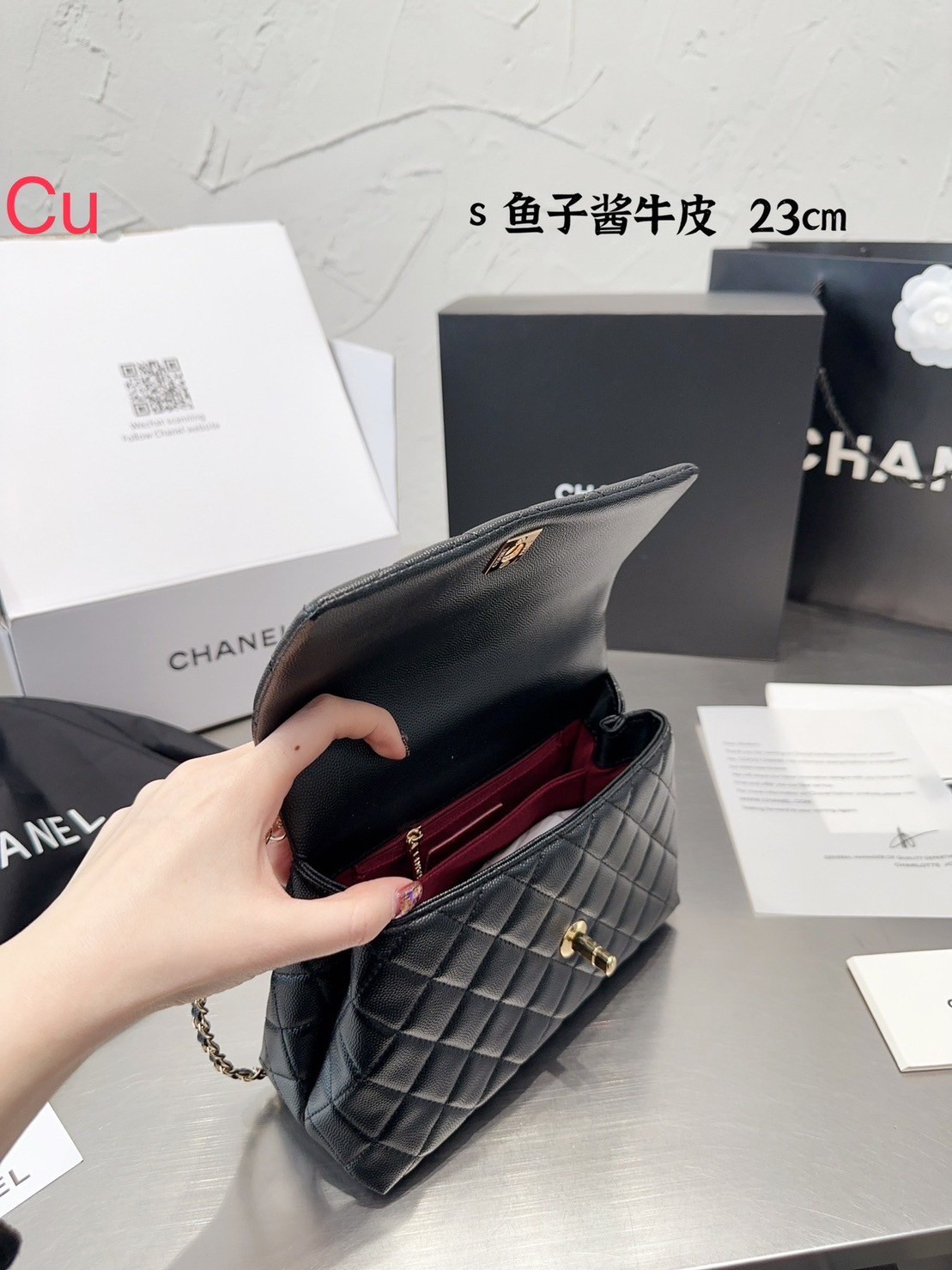 Chanel Coco Top Handle Bag 9" / Chanel Bag พร้อมส่ง กระเป๋าสะพายสุดคลาสสิค สวยหรูพร้อมมือจับในตัว งานหนังเรียบ อะไหล่ทองสวยมาก มาพร้อมกล่อง อปก ครบเซ็ท รอบนี้จัดราคาพิเศษสุดคุ้มค่ะ ใช้งานต่างประเทศได้ ภาพถ่ายจากงานขายจริง