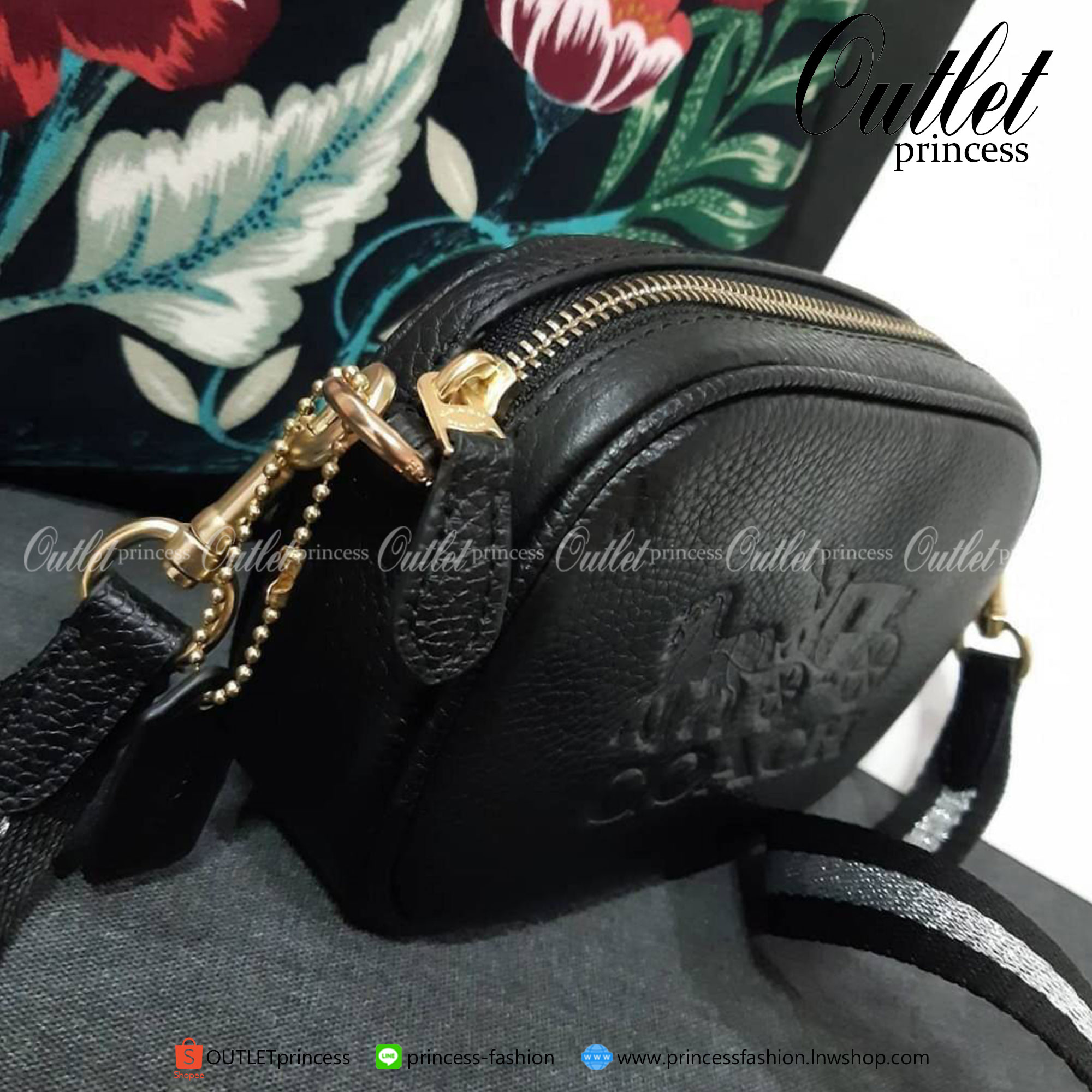 COACH JES CONVERTIBLE BELT BAG IN COLORBLOCK 2IN1 !! กระเป๋าคาดอก/สะพายข้าง ใช้ได้ถึง 2 แบบ!! คุ้มค่ามากที่สุด!! วัสดุหนัง pepble ดีไซน์เรียบ แต่หรู ภายในเป็นช่องโล่ง ใบนี้สาวๆที่ไม่ชอบพกของเยอะ เหมาะมากๆน้า 🙇♀️ ของดีราคาจับต้องได้ ไอเท็มนี