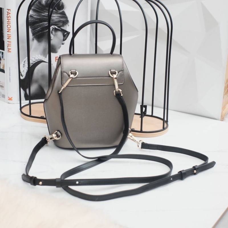 ทรงน่ารักมาก กระเป๋าเป้สะพายข้างได้ สี Glitter ✨ Limited รับ (summer) **KEEPBAG_Allma กระเป๋าเป้ใบใหม่เอาใจสาวทุกสไตล์เลยค่ะ 🌈🌈Summer นี้ ใครกำลังมองหากระเป๋าเป้ใบเล็ก เหมาะกับทุกๆวัน ใช้งานง่าย ใส่ของครบใบนี้แนะนำเลยค่า น้ำหนักเบา 