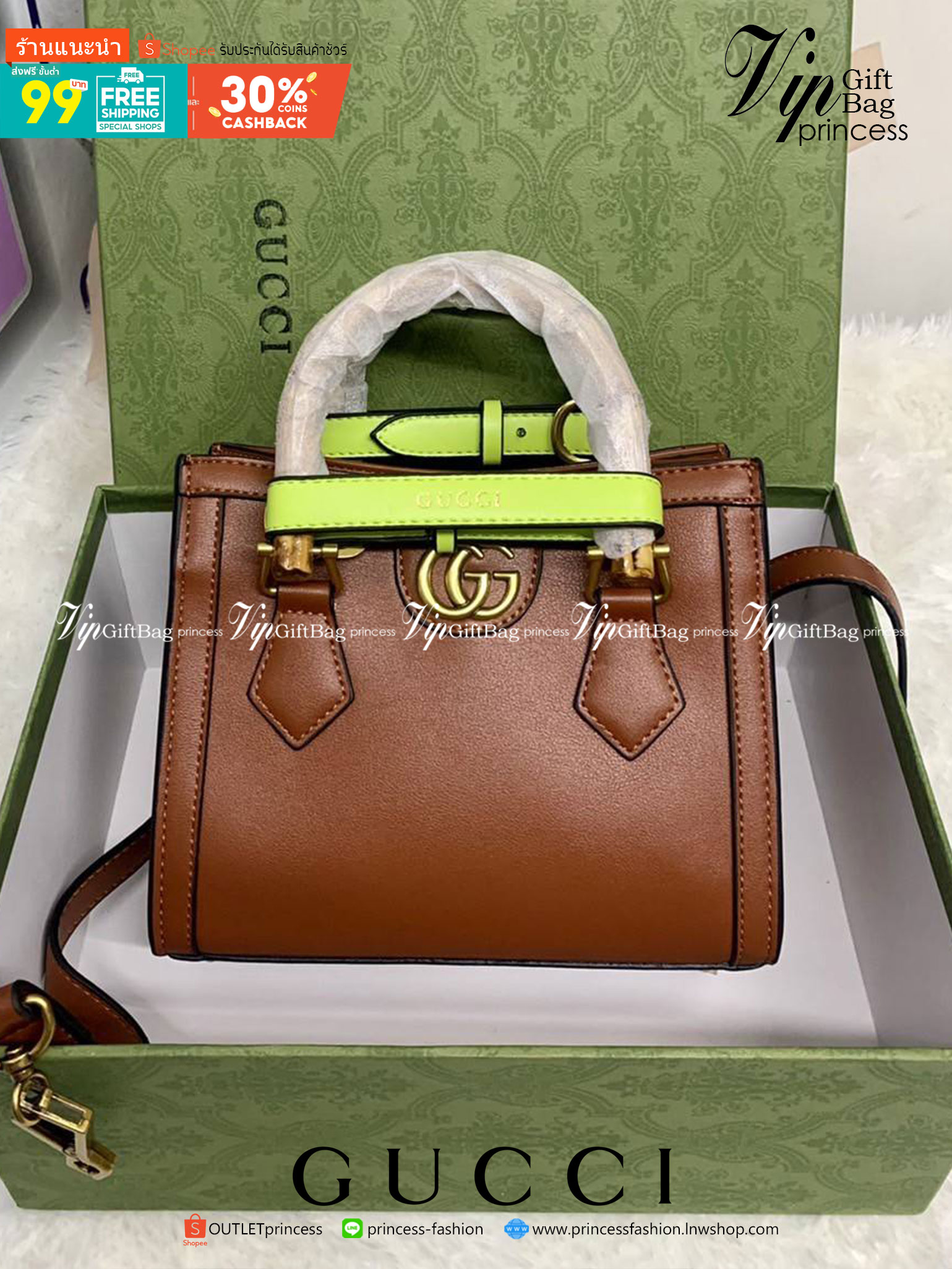 กระเป๋า GUCCI สไตล์งานหูไม้ไผ่ Size mimi รุ่น Gucci Diana Bag กระเป๋าสุดคลาสสิกดีไซน์มาใหม่พร้อมเข็ดขัดหนังสีสะท้อนแสงประดับตรงหูกระเป๋า กระเป๋าทรง tote วัสดุหนังแท้ (calfskin) อะไหล่ทอง ขนาดกำลังดี งานสวยตั้งอยู่ทรง มีสายสะพายยาว 1เส้น สามารถปรับระดับได้