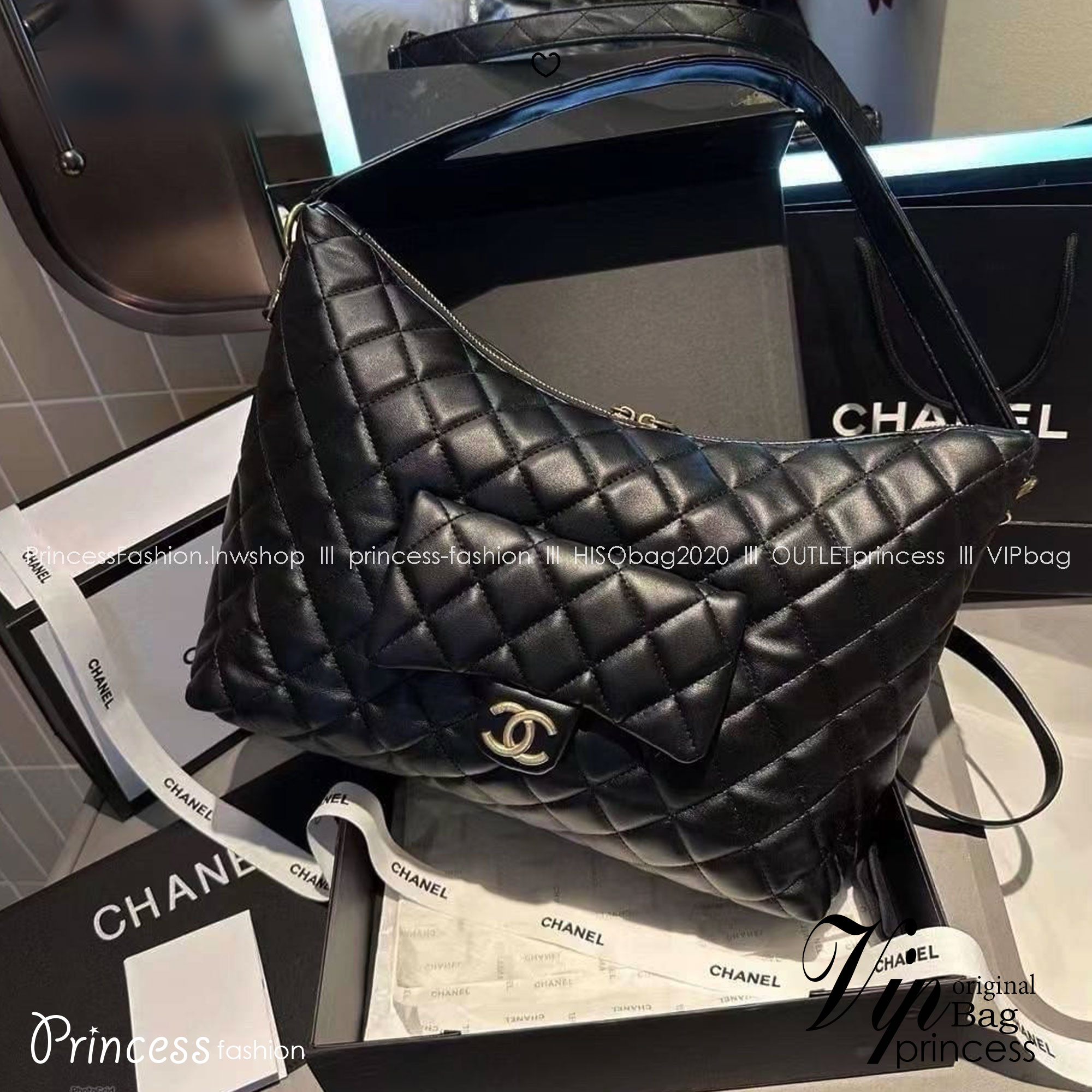 Chanel Maxi Hobo Bag 23B 37cm กระเป๋าสะพายทรงโฮโบใบใหญ่ จุของได้เยอะ ดีไซน์ใหม่ ตัวแม่ตัวมัมต้องมีแล้วนะคะ งานหนังเต็มใบสวยหรูดูแพง เรียบแต่หรู ต้องใบนี้เลยค่ะ ใช้ได้กับทุกลุค ทุกโอกาส