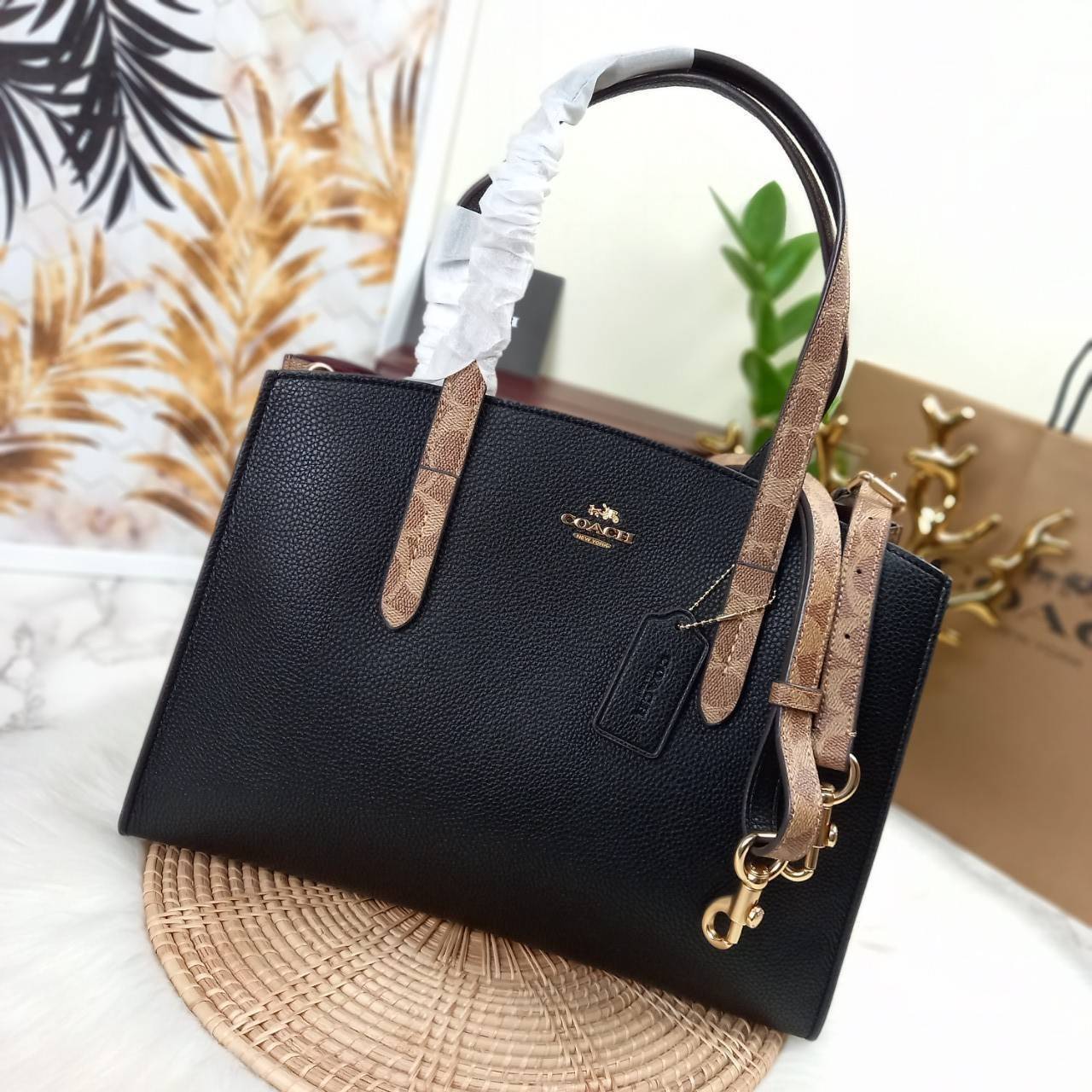 COACH CHARLIE CARRYALL IN SIGNATURE CANVAS (31210) ðšāđāļĢāļĩāļĒāļāļŦāļĢāļđ āļāļĨāļēāļŠāļŠāļīāļ//āļāļĢāļ°āđāļāđāļēāļāļ·āļ āļāļĢāļ°āđāļāđāļēāļŠāļ°āļāļēāļĒ āļāļĢāļ TOTE āļŠāļļāļāļŦāļĢāļđāļŦāļĢāļē āļāļĩāđāļāļāđāđāļāđ āđāļĄāđāļāļģāđāļ// āļ§āļąāļŠāļāļļāđāļāļāļ§āļēāļŠ āļāļŠāļĄāļŦāļāļąāļāđāļāđāļāļļāļāļ āļēāļāđāļĒāļĩāđāļĒāļĄ āļĢāļđāļāļāļĢāļāđāļāļāđāļāđāļ āļĨāļēāļĒ SIGNATURE āļŠāļ§āļĒāļĄāļēāļ// āļāđāļēāļāđāļāļĄāļĩ 2 āļāđāļāļāđāļĨāđāļāļāļ§āđāļēāļ āđāļĨāļ°āļāļĩāļ 1 āļāđāļāļāļāļīāļāļ