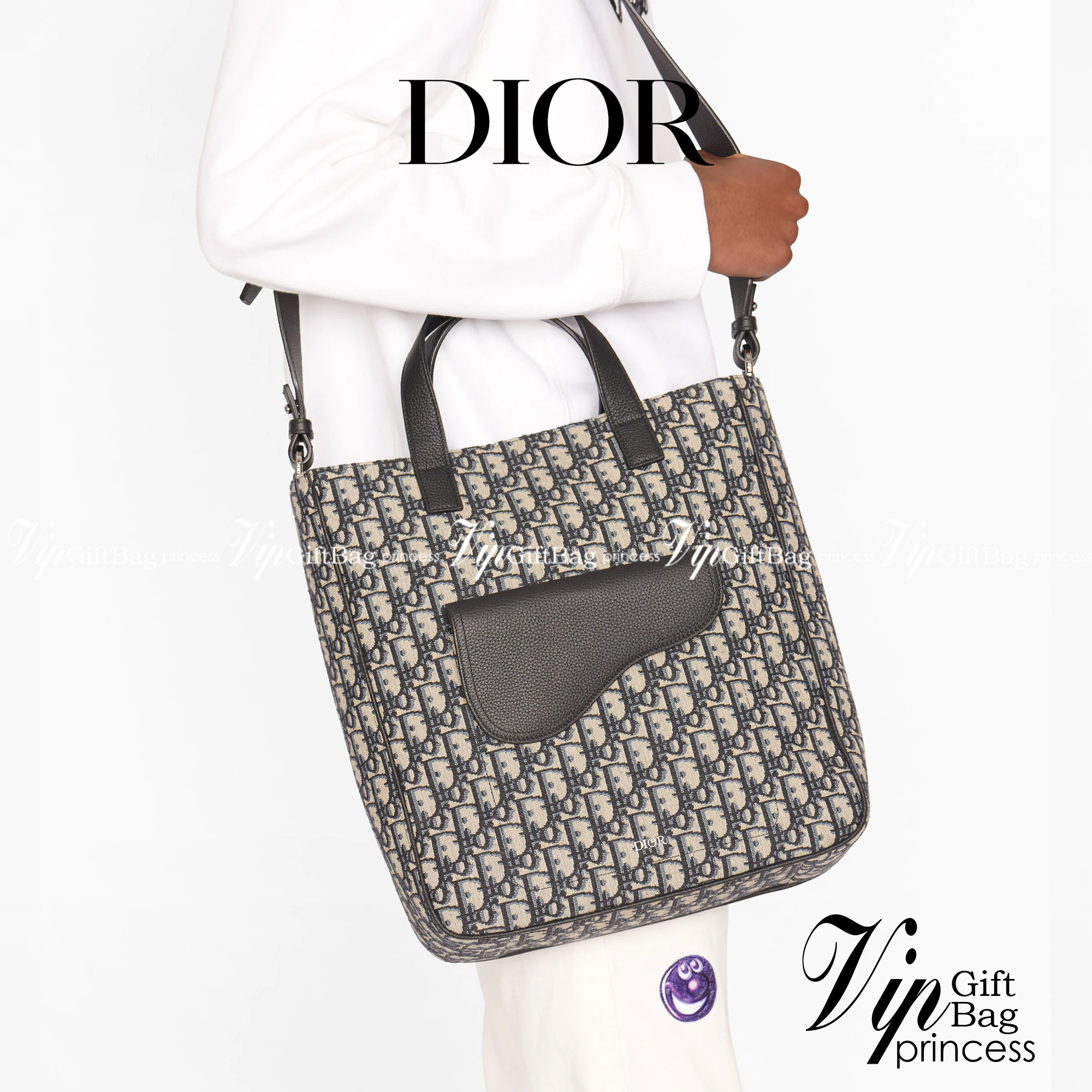 หนังแท้ SADDLE TOTE BAG WITH SHOULDER STRAP Beige and Black Dior Oblique Jacquard พร้อมส่งที่ไทย เกรดออริจินอลหนังแท้และผ้าแจ็คการ์ดอย่างดีทั้งใบ ภาพสินค้าถ่ายจากงานขายจริง ใช้งานต่างประเทศได้