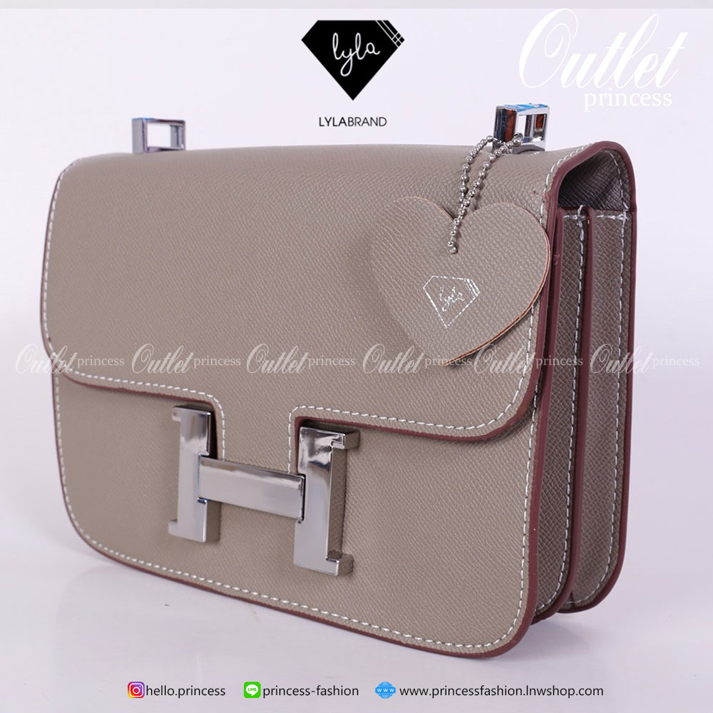 LYLABRAND🔔 Constance Size 23 Cm / Epsom ✨PU top premium นะคะ หนังดีเลอค่าน่าสอยมากกก บอกคำเดียวเลยว่าเด็ดสุด !! เหมือนหนังแท้เบอสุดค่ะคูณผู้หญิง ลูกค้าเก่าน่าจะทราบกันดีอยู่แล้วว่าคุณภาพของร้านนี้ต้องมาเป็นอันดับหนึ่งเท่านั้น อิอิ มีสายยาวส