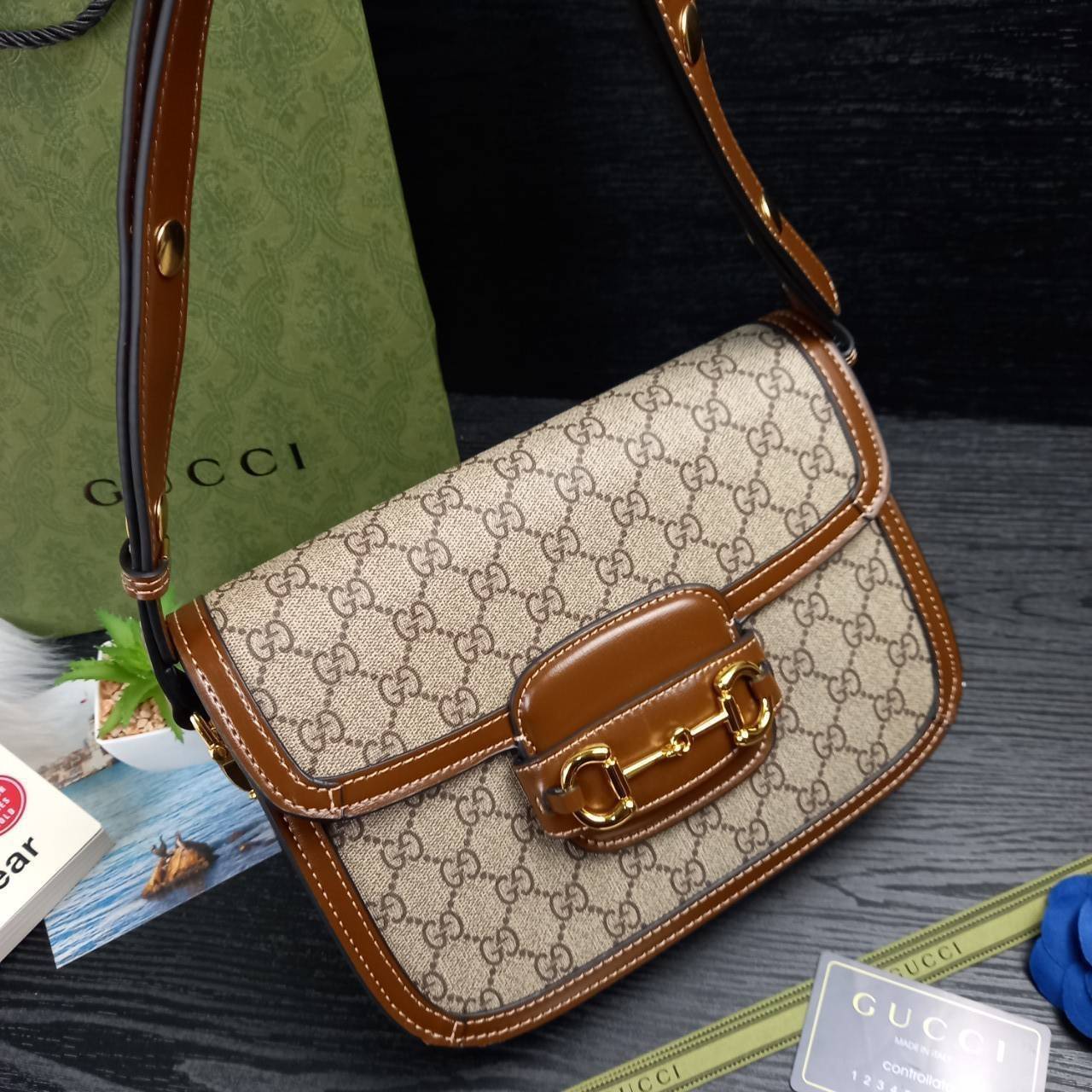 GUCCI HORSEBIT 1995 BAG / GG Supreme Shoulder 10" รุ่นฮิต คลาสสิค หรูหรา ใช้แล้วดูดีมีเสน่ห์ขึ้นทันที สายยาวคล้องบ่าได้ ปรับยาวคลอสบอดี้ได้ หนังแคนวาส สล้บหนังแท้