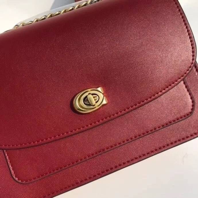 Coach Madison Shoulder bag leather กระเป๋าสะพายครอสบอดี้//สะพายข้าง//หรือสามารถทบสายคล้องไหล่ได้ค่ะ หนังแท้สวยงามากๆค่ะ 📌เป็นอีกรุ่นที่น่ารัก น่าใช้มากๆ แมทได้กับทุกชุด ใช้ได้กับทุกๆวัน ได้ไปไม่ผิดหวังแน่นอน สินค้าพร้อมส่ง ห้ามพลาดจร้า!