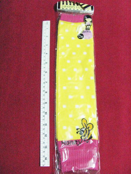 สินค้าหมดค่ะ ปลอกแขนกันแดด กันหนาว ลายผึ้งน้อยค่ะ