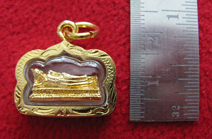 สินค้าหมดค่ะ จี้พระประจำวันเกิดวันอังคาร ปางไสยาสน์ เนื้อทองเลี่ยมทองไมครอนพร้อมใบคาถาค่ะ