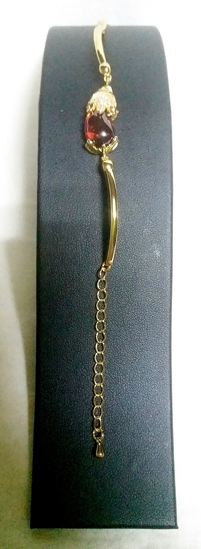 สร้อยข้อมือปี่เซี้ยะองค์เล็กพลอยมณีใต้น้ำสีแดง ช่วยต้านคราเคราะห์ แก้ชงปีกุน ปี2562 พร้อมใบคาถาค่ะ