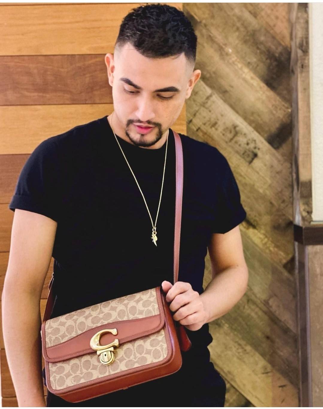 OUTLET 】COACH STUDIO SHOULDER BAG IN SIGNATURE CANVAS (C6639 C6640) สีใหม่รับความเฮง กับคอลเลคชั่นใหม่สุดอีกหนึ่ง!! มาแบบเลิศๆหรูๆมากแม่ กระเป๋าสะพายข้างลุคไฮน์ ที่ดีไซน์ออกมาได้ปัง และดูแพงมากๆ ด้วยดีเทลคลาสสิคผสานความเป็นเอกลักษณ์ เรียบง่ายแต่แฝงความมีด