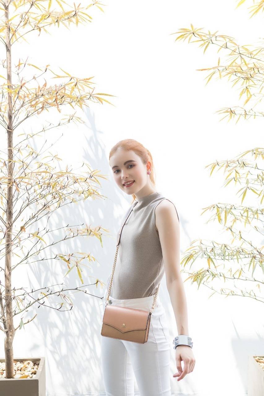 ทรงน่ารักมาก ใบเล็ก สี Glitter ✨ Limited รับ (summer) **KEEPBAG_Aris กระเป๋าใบใหม่เอาใจสาวทุกสไตล์เลยค่ะ 🌈🌈Summer นี้ ใครกำลังมองหากระเป๋าใบเล็กกะทัดรัด เหมาะกับทุกๆวัน ใช้งานง่าย ใส่ของครบใบนี้แนะนำเลยค่า น้ำหนักเบา สะพายไม่เจ็บไหล