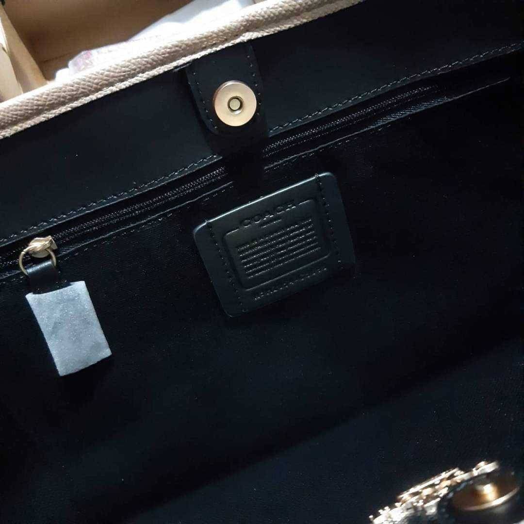 COACH C5696 CITY TOTE IN SIGNATURE CANVAS กระเป๋าถือทรงโท้ทใบใหญ่ ใส่ของได้ของครบครัน รุ่นใหม่ล่าสุด!!