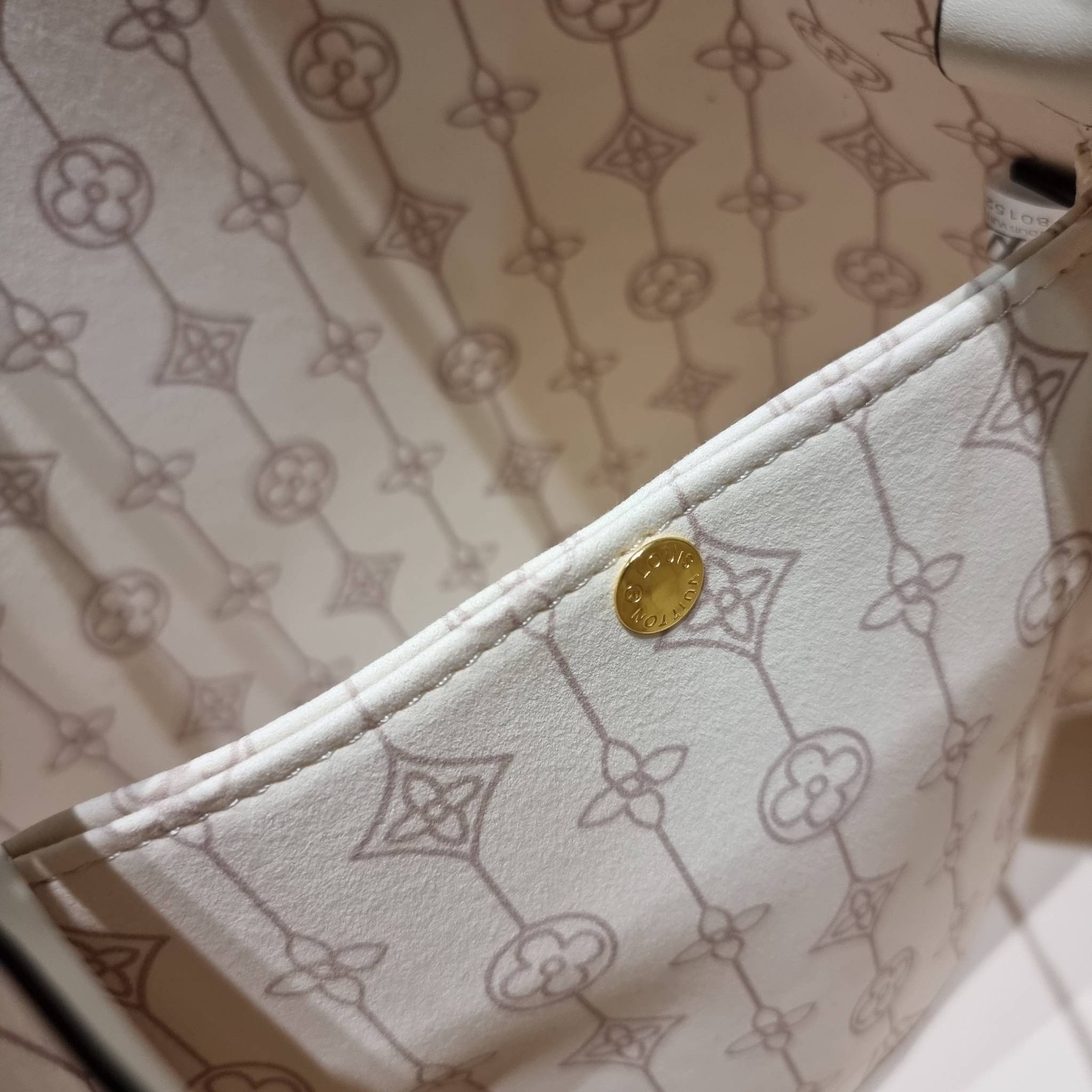 LV Neonoe MM Damier Azur New Spring Collection - Nautical อีกหนึ่งรุ่นท็อปฮิต กับดีไซน์ใหม่ต้อนรับฤดูร้อน กับกระเป๋าสะพายทรงบัคเก็ตใบใหญ่